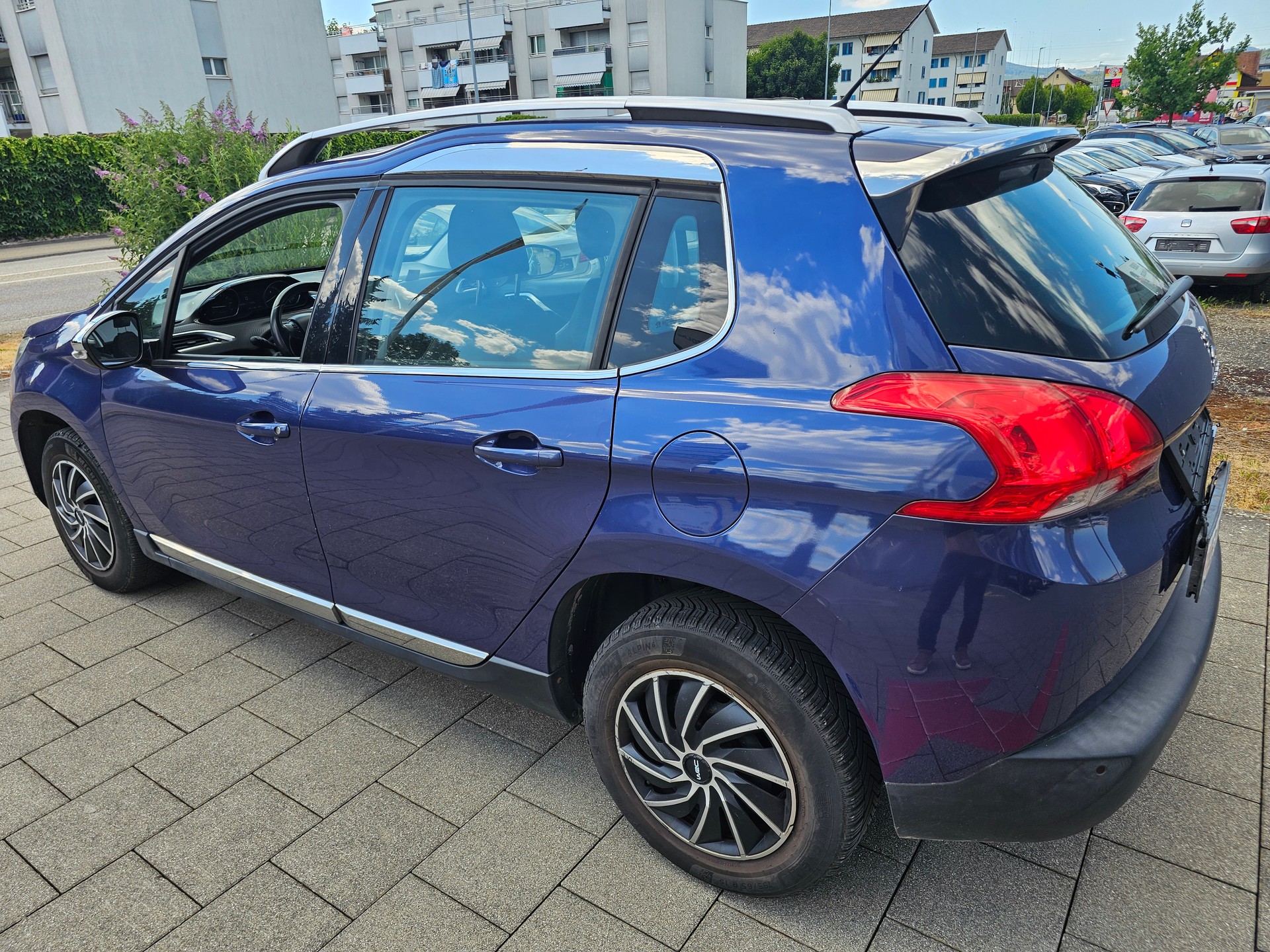 PEUGEOT 2008 1.2 VTI Style-image-7