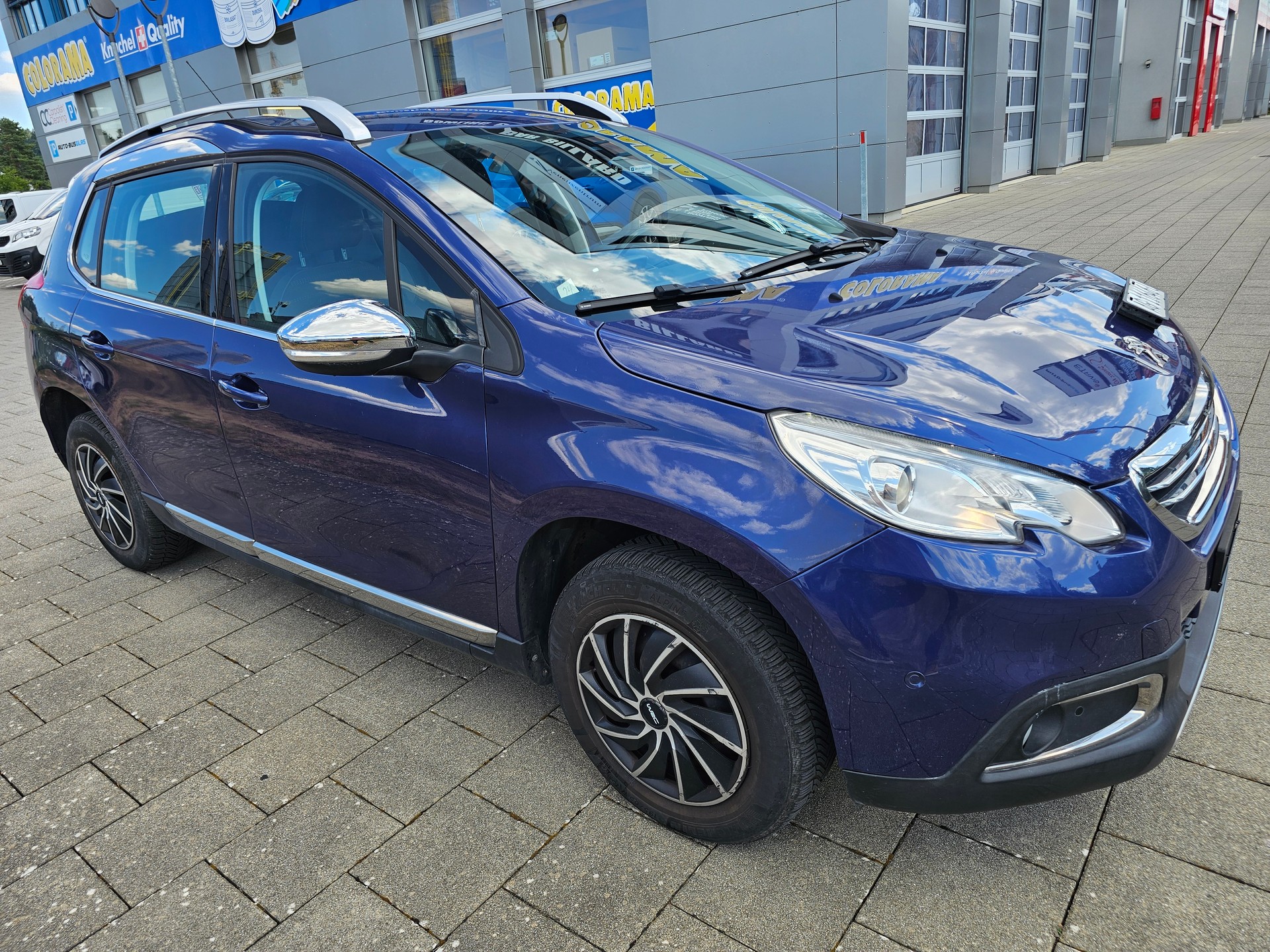 PEUGEOT 2008 1.2 VTI Style-image-2