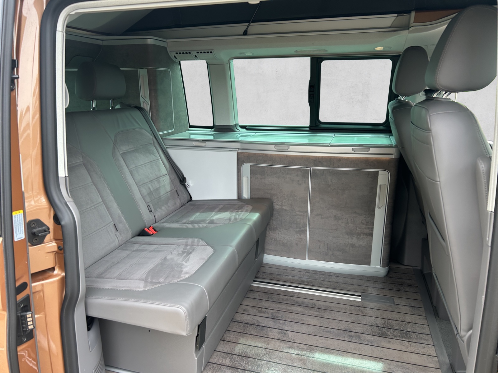 VW T6.1 California 2.0 TDI Ocean Edition 4Motion DSG-image-10