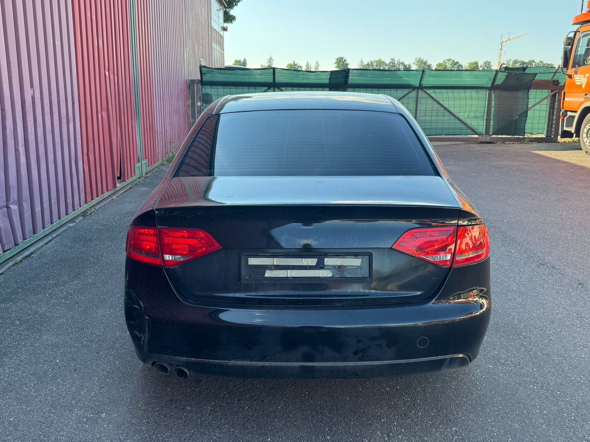 AUDI A4 Limousine 2.0 TDI-image-3