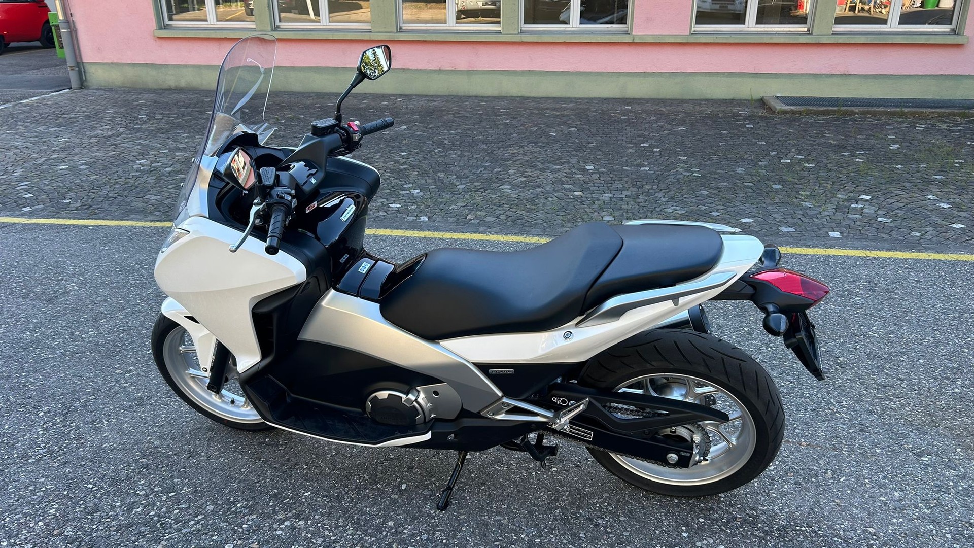HONDA NC 700 D Integra ABS Limited Edition-image-4