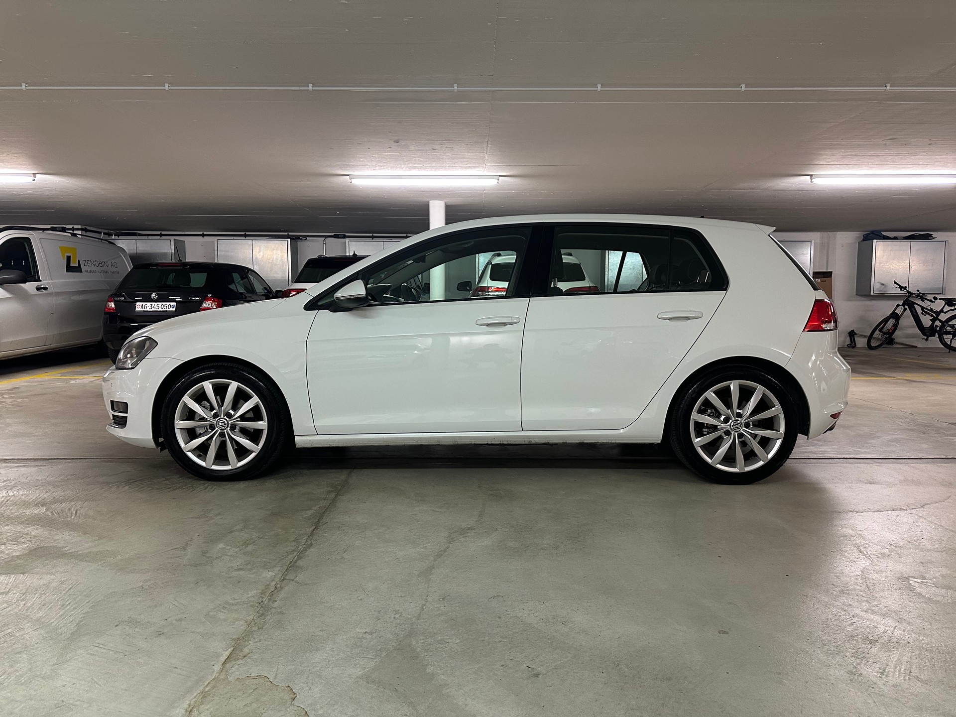 VW GOLF-image-0
