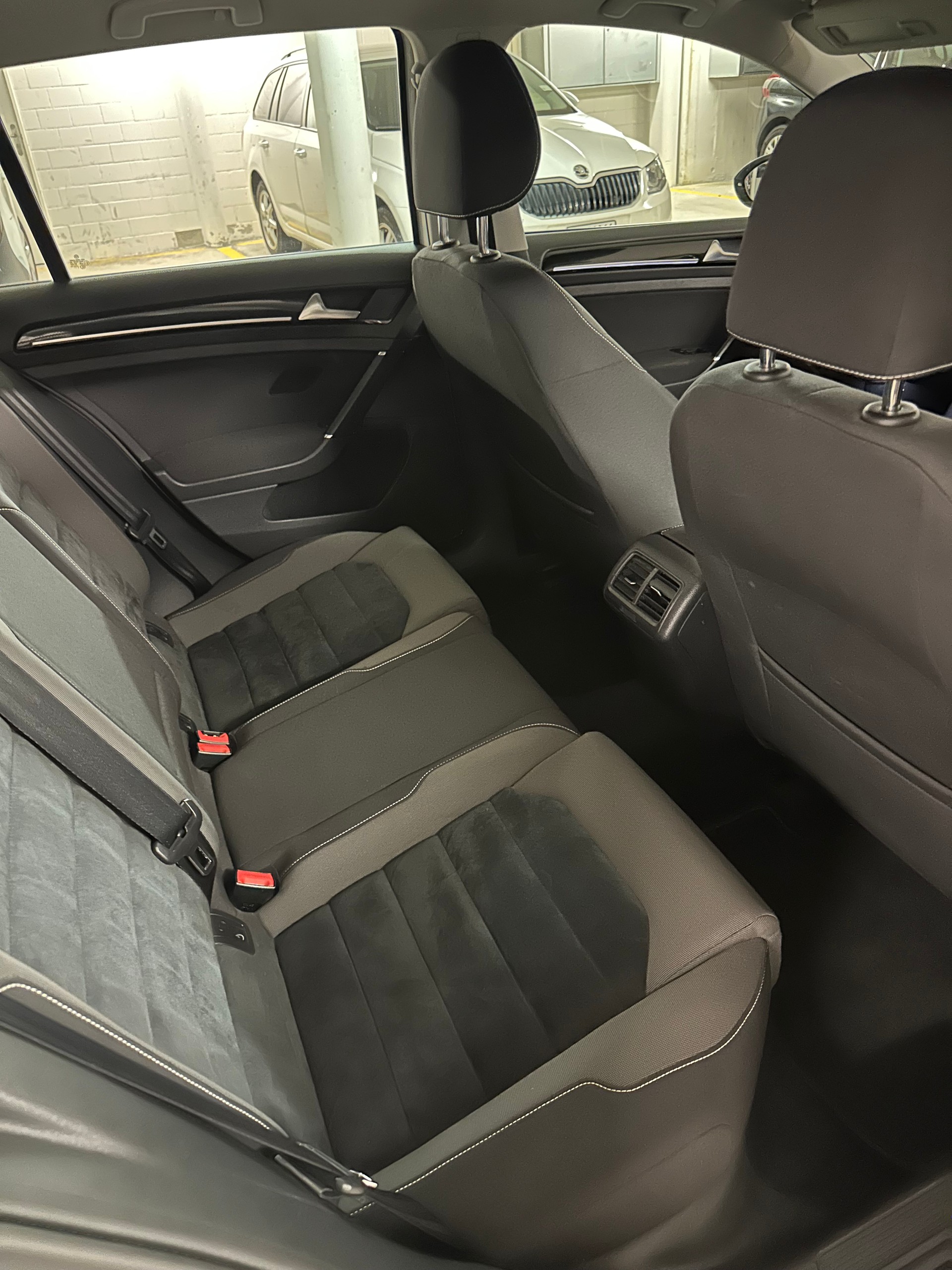 VW GOLF-image-5