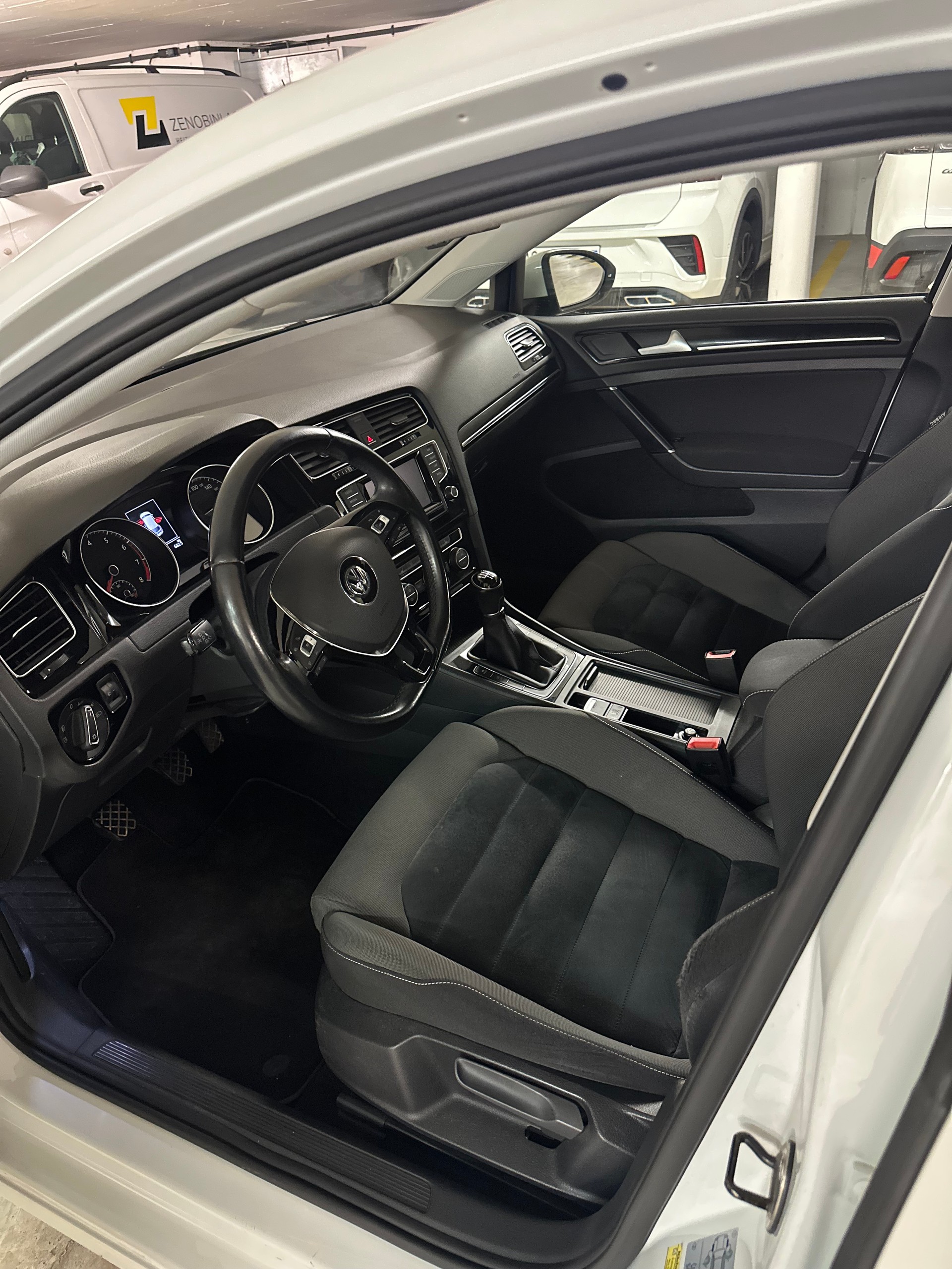 VW GOLF-image-3