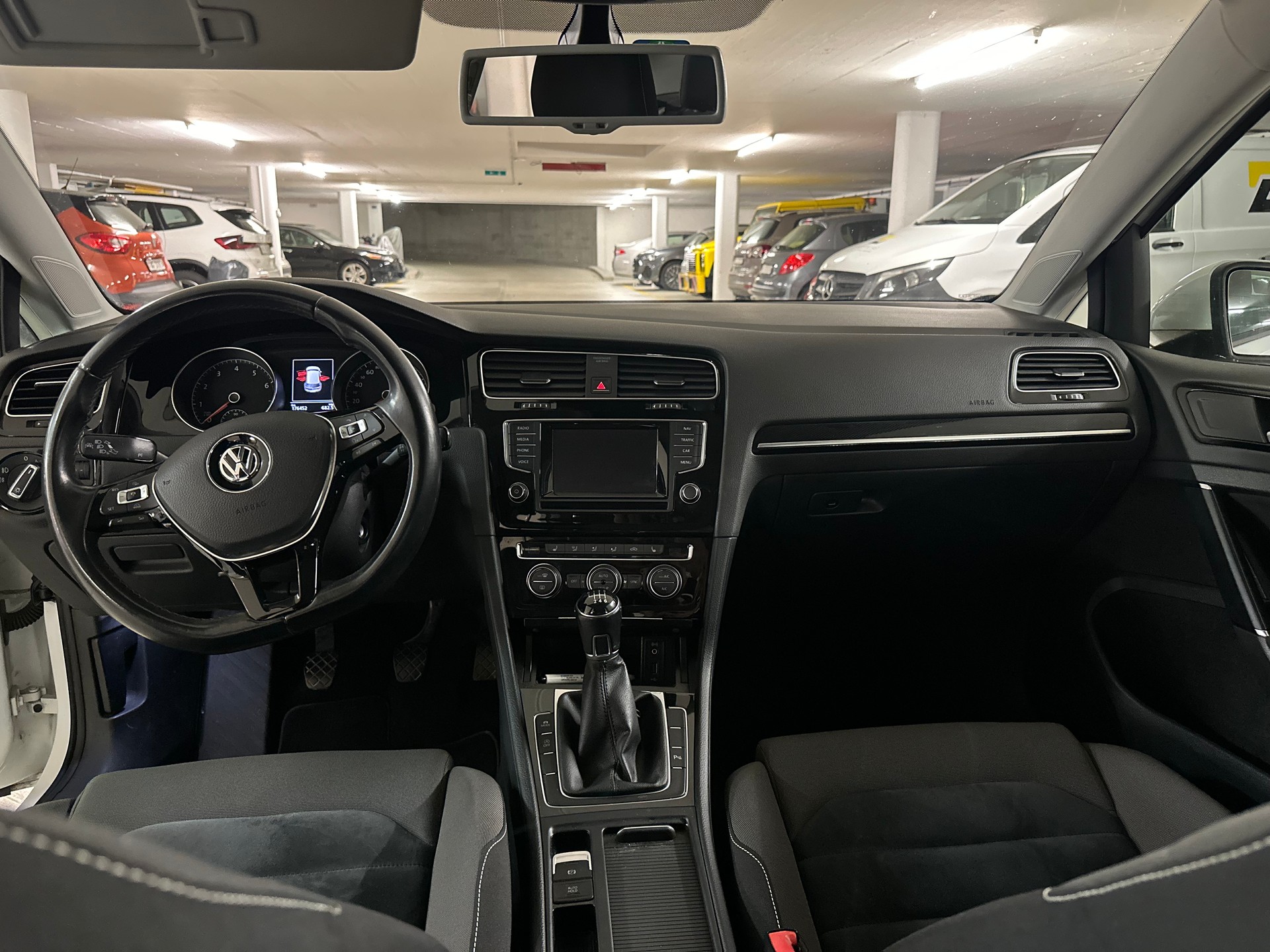 VW GOLF-image-4