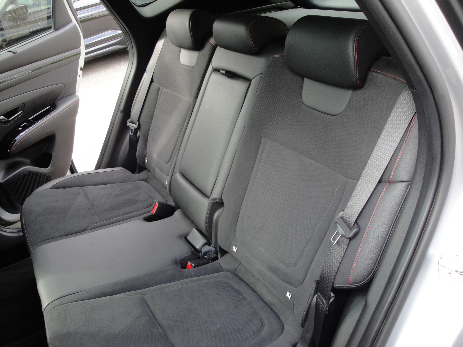HYUNDAI Tucson 1.6HEV NLi LUX 4WD-image-5