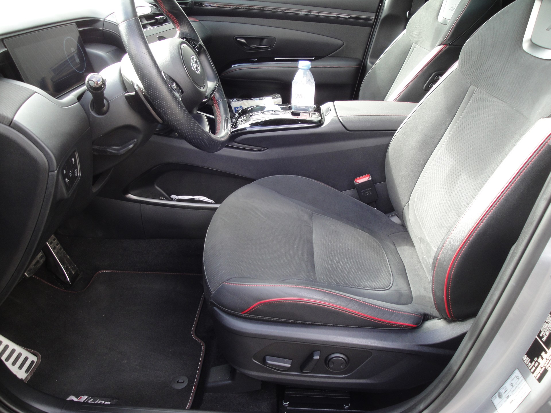 HYUNDAI Tucson 1.6HEV NLi LUX 4WD-image-14