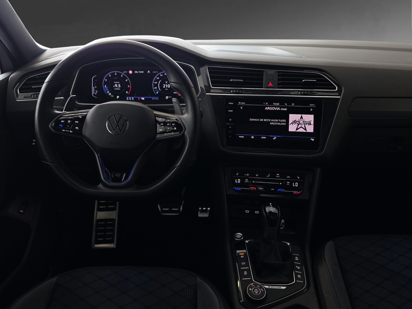 VW Tiguan 2.0TSI R 4Motion DSG-image-7