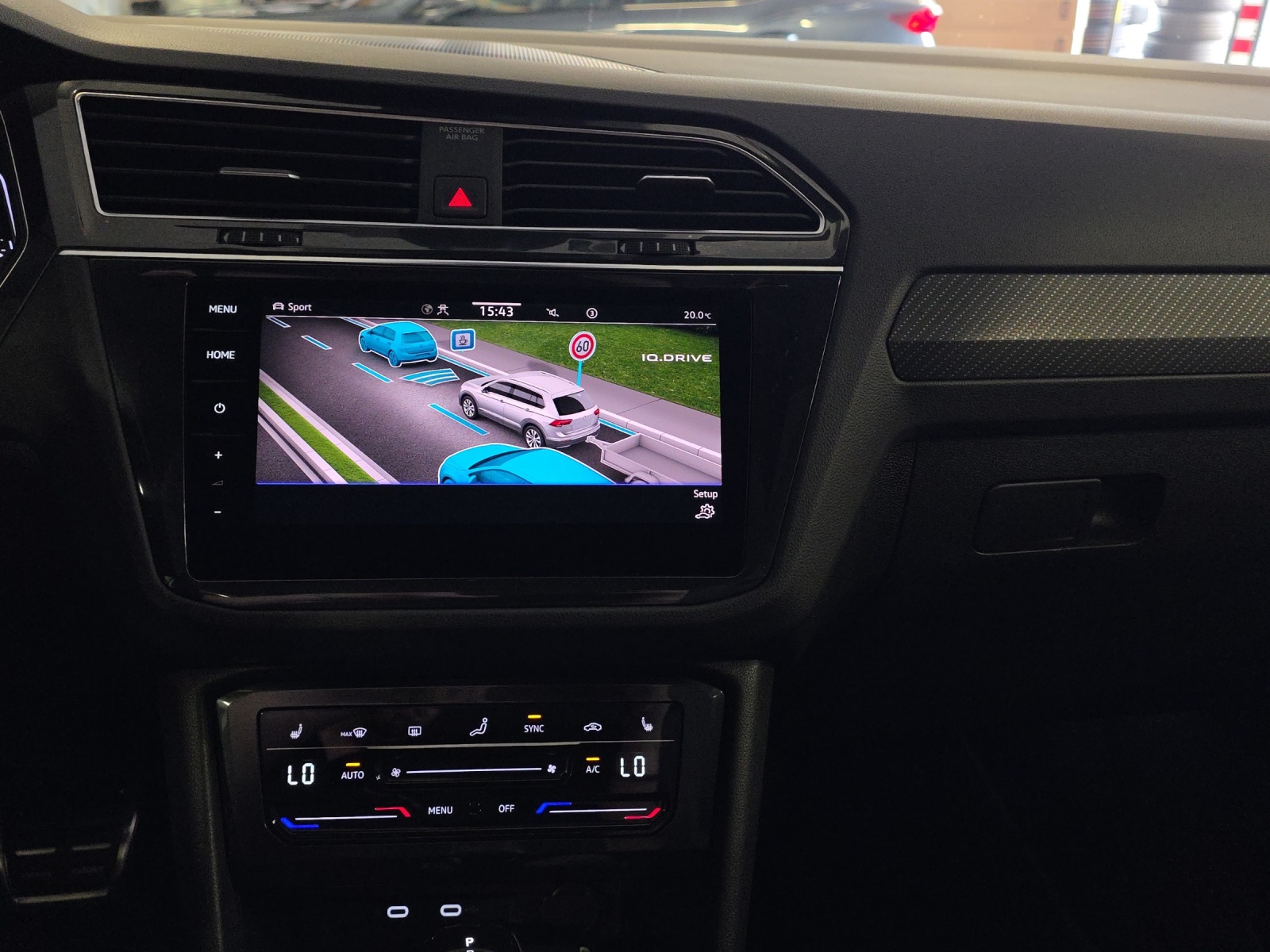 VW Tiguan 2.0TSI R 4Motion DSG-image-12
