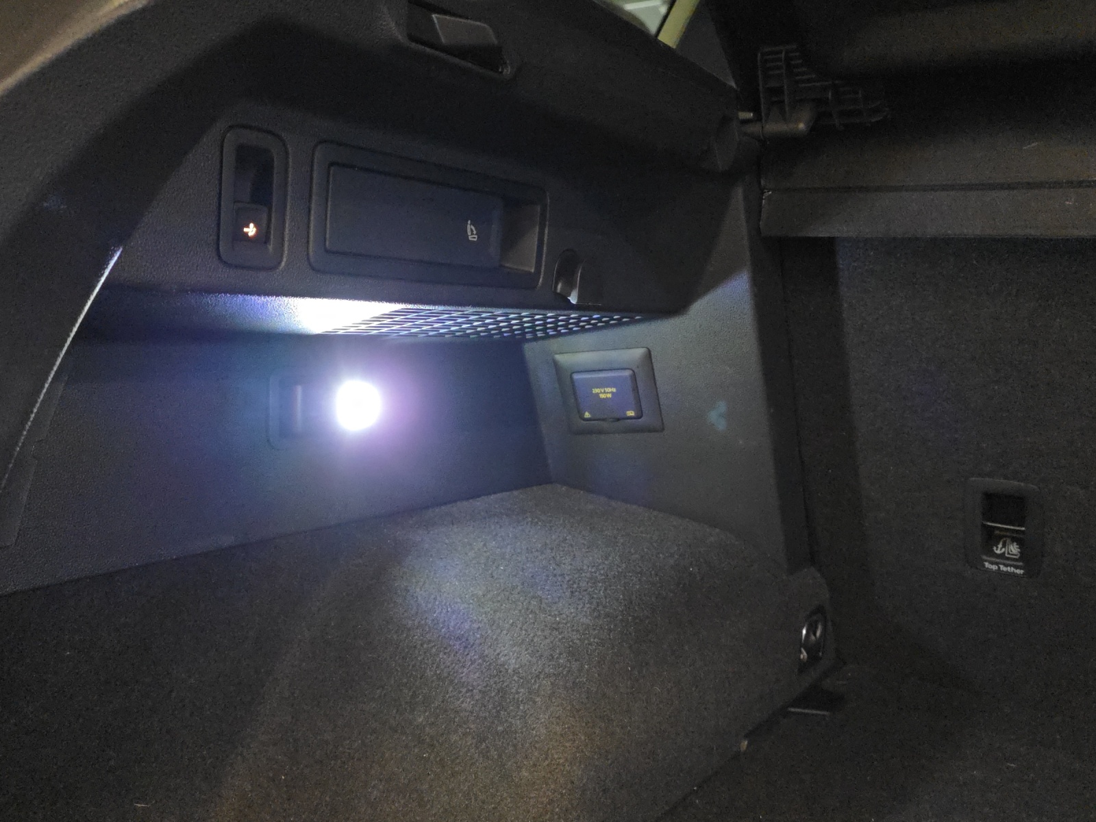 VW Tiguan 2.0TSI R 4Motion DSG-image-10