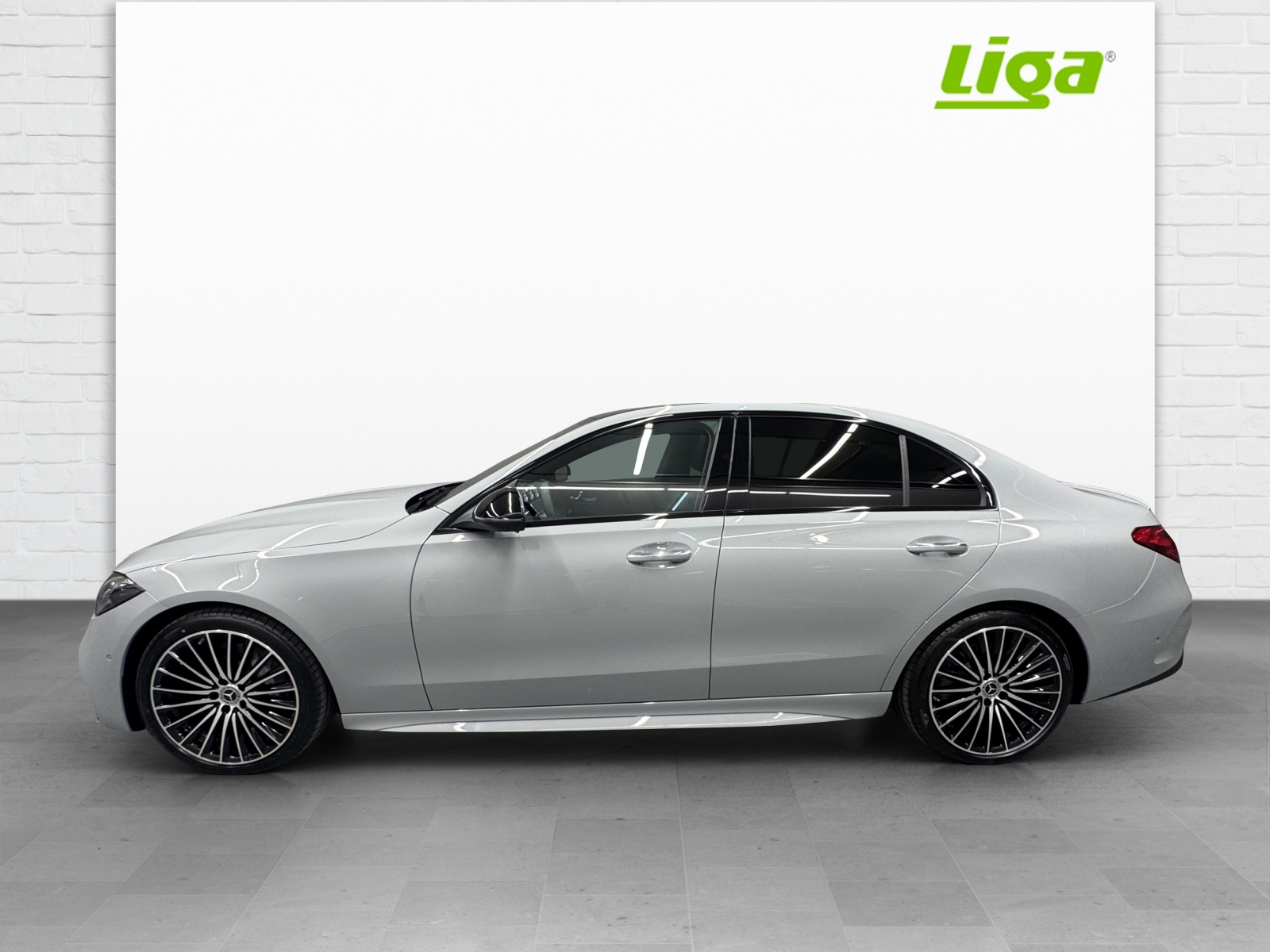MERCEDES-BENZ C 220 d AMG Line 4Matic Swiss Star-showroom-element-2