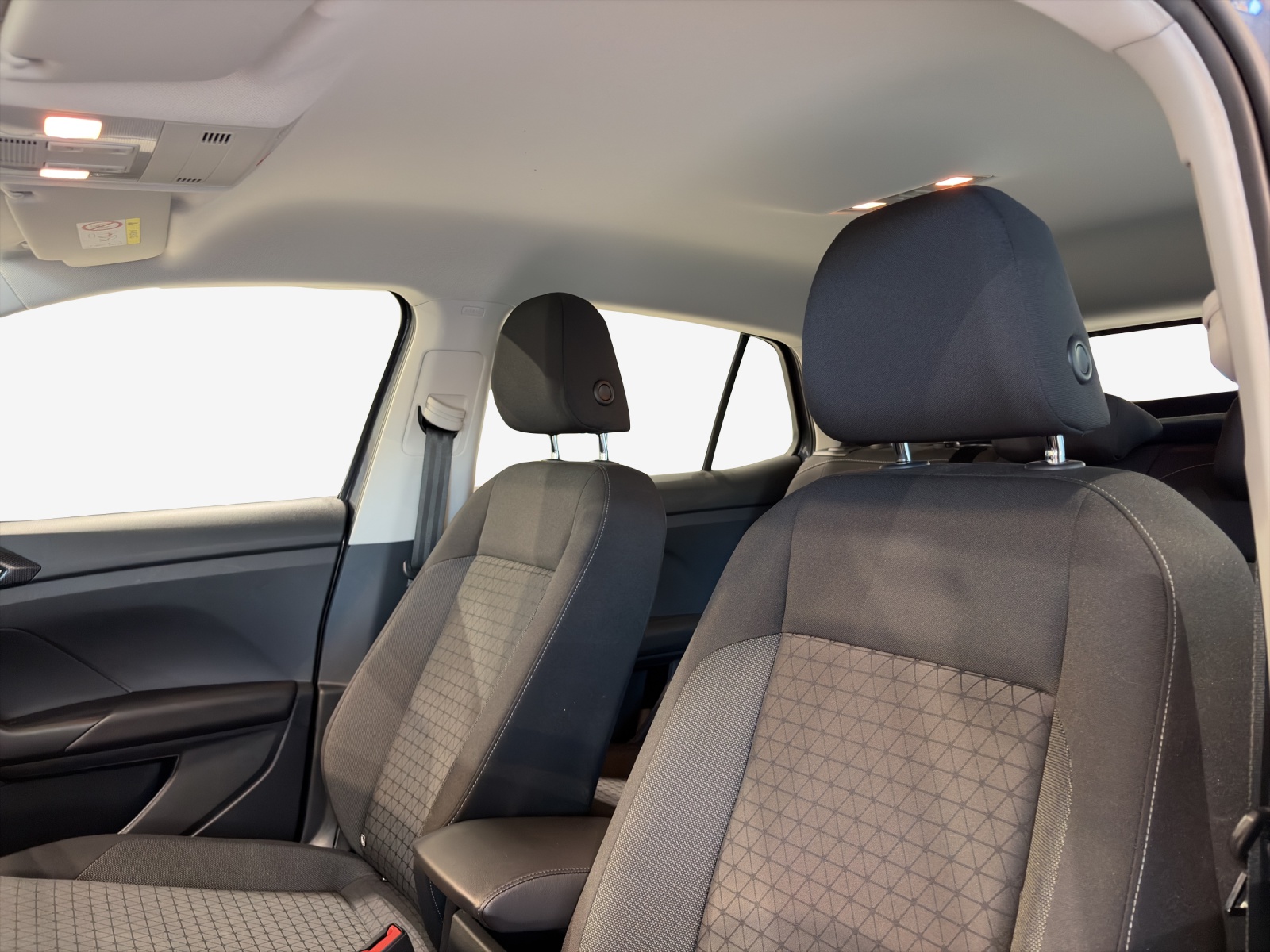 VW T-Cross 1.0 TSI Life Limited DSG-image-12