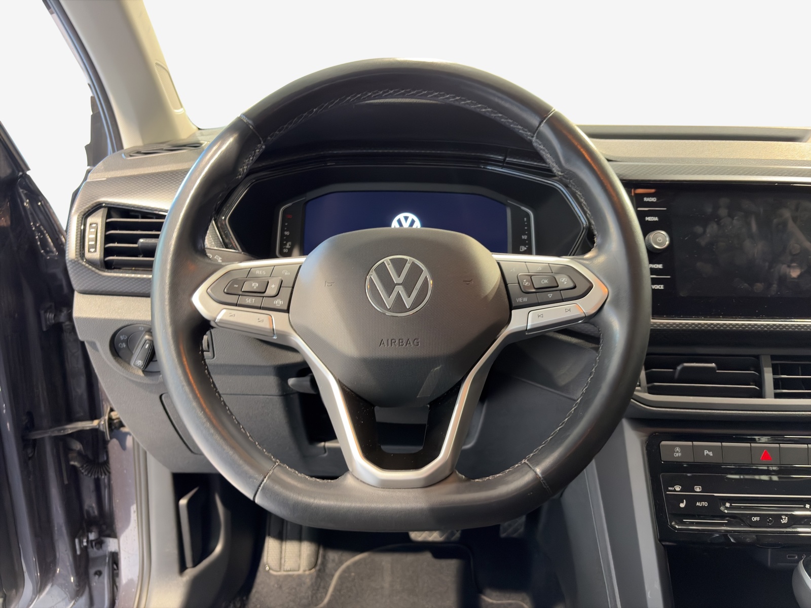 VW T-Cross 1.0 TSI Life Limited DSG-image-9