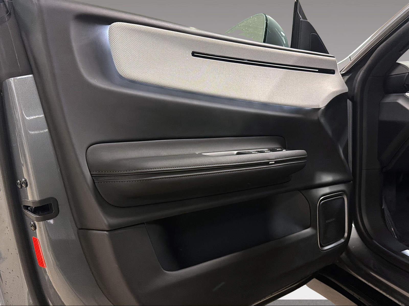 POLESTAR 4 Long Range Dual Motor-image-23