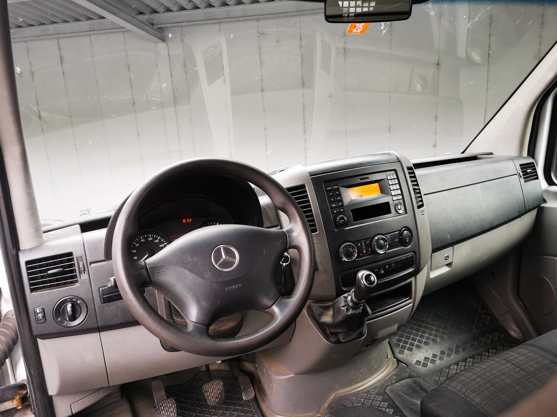 MERCEDES-BENZ 310 BT-image-6