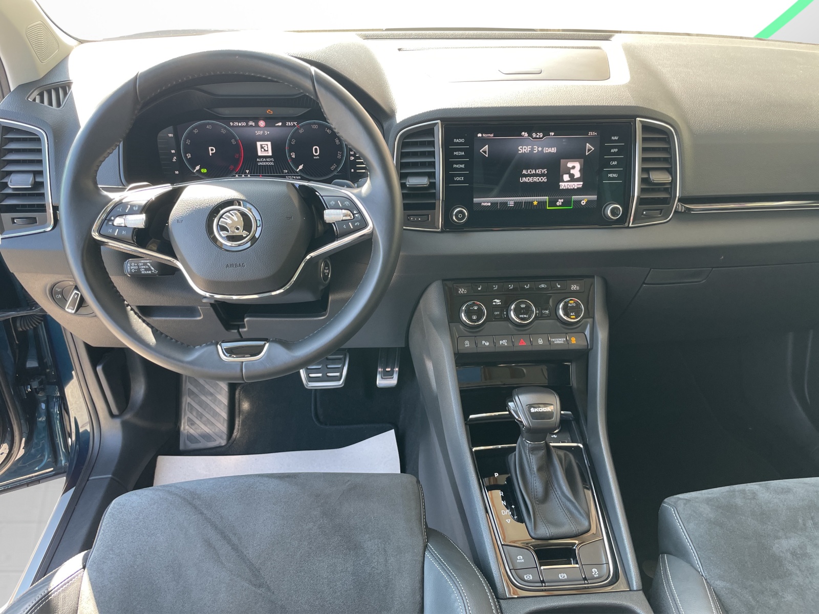 SKODA Karoq 1.5 TSI Style DSG-image-10