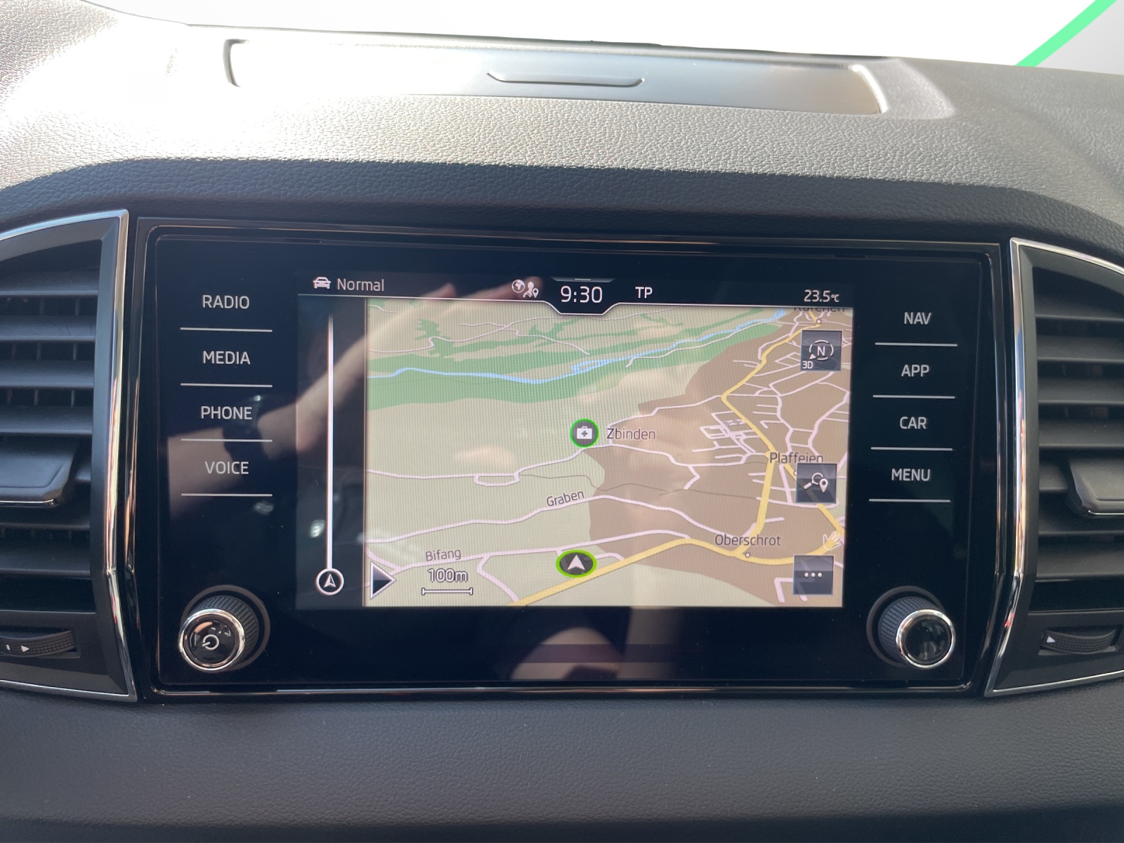 SKODA Karoq 1.5 TSI Style DSG-image-12