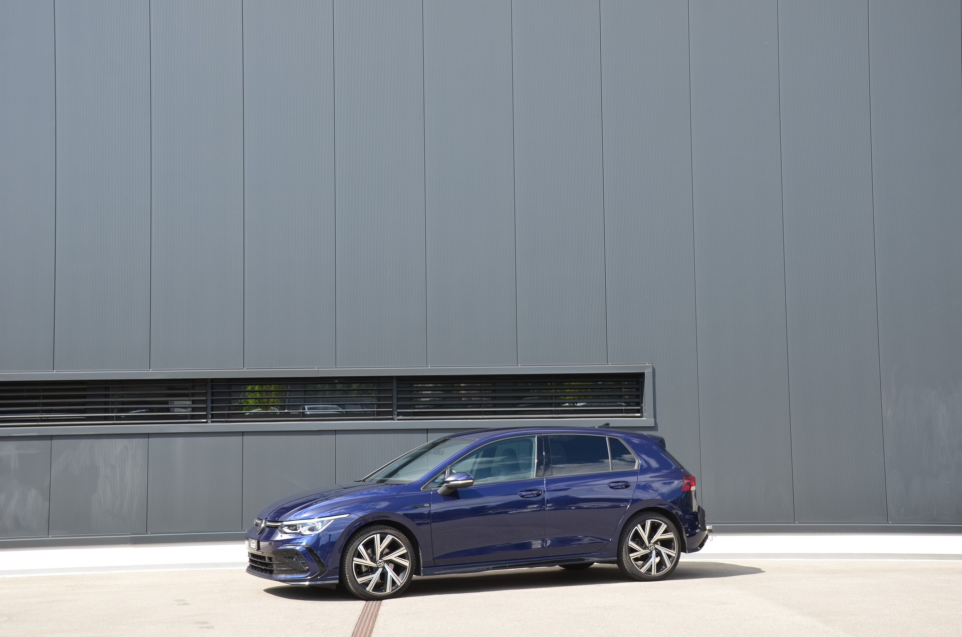 VW Golf 1.5 eTSI mHEV ACT R-Line DSG-showroom-element-1