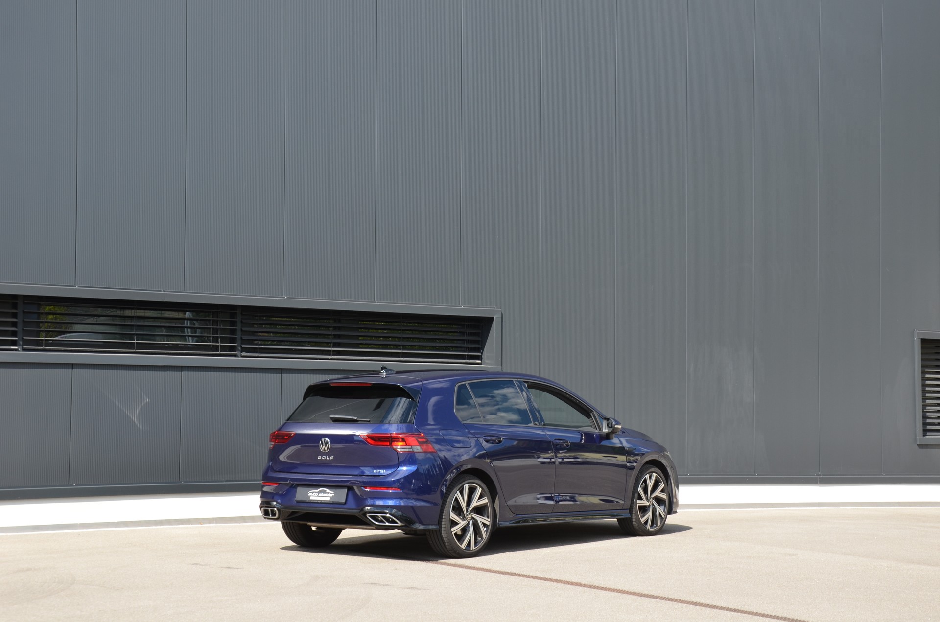 VW Golf 1.5 eTSI mHEV ACT R-Line DSG-showroom-element-2