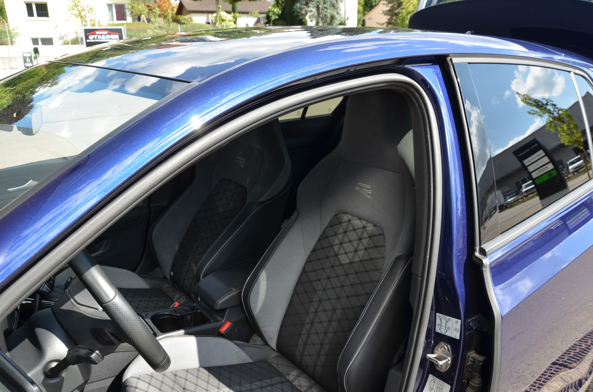 VW Golf 1.5 eTSI mHEV ACT R-Line DSG-image-11
