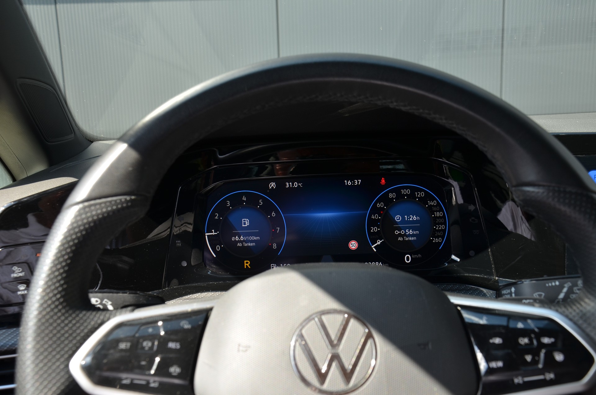 VW Golf 1.5 eTSI mHEV ACT R-Line DSG-image-17