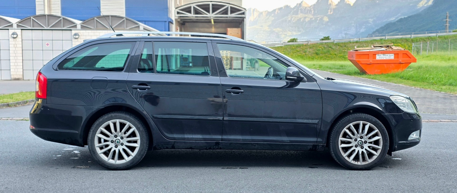 SKODA Octavia Combi 2.0 TDI Laurin & Klement DSG-image-6