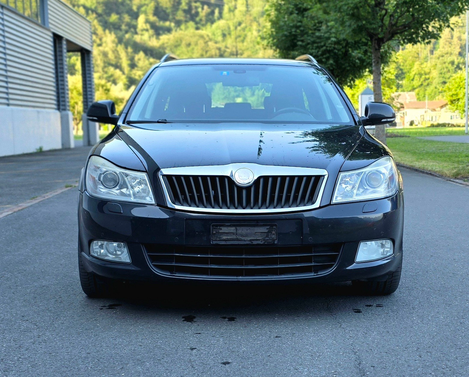 SKODA Octavia Combi 2.0 TDI Laurin & Klement DSG-image-1