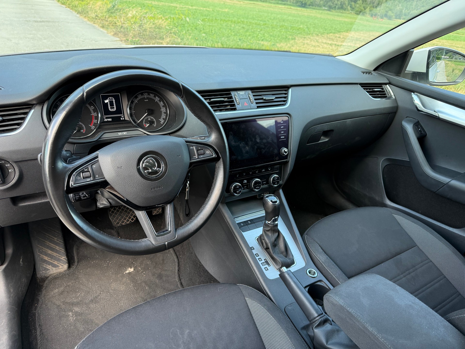 SKODA Octavia Combi 2.0 TDI Style 4x4 DSG-image-10