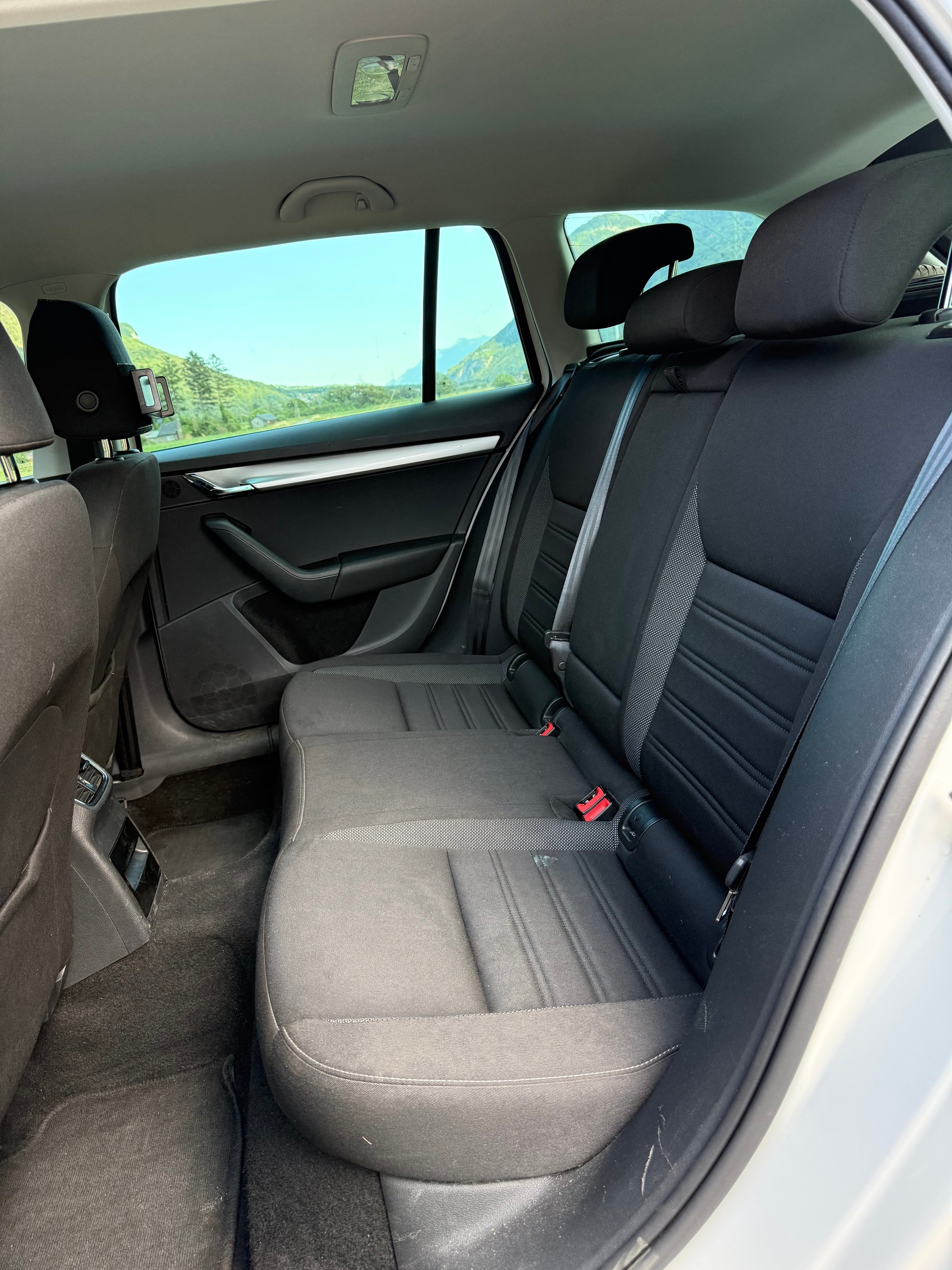 SKODA Octavia Combi 2.0 TDI Style 4x4 DSG-image-8