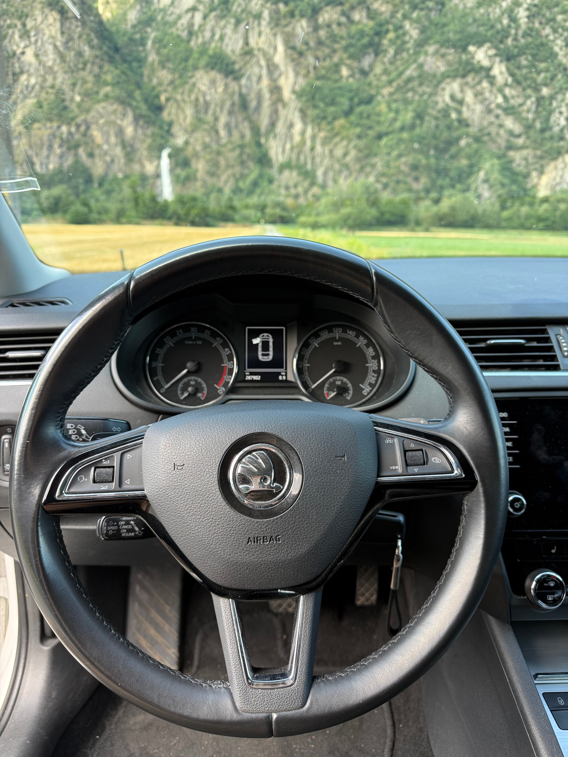 SKODA Octavia Combi 2.0 TDI Style 4x4 DSG-image-11