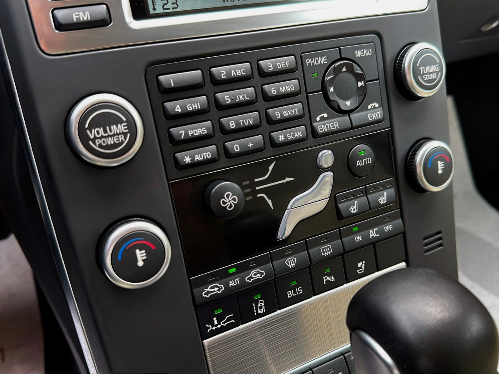VOLVO V70 T6 AWD Summum Geartronic-image-12