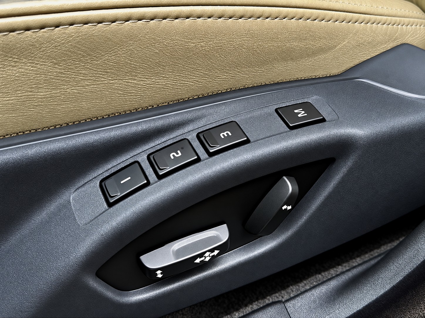 VOLVO V70 T6 AWD Summum Geartronic-image-15