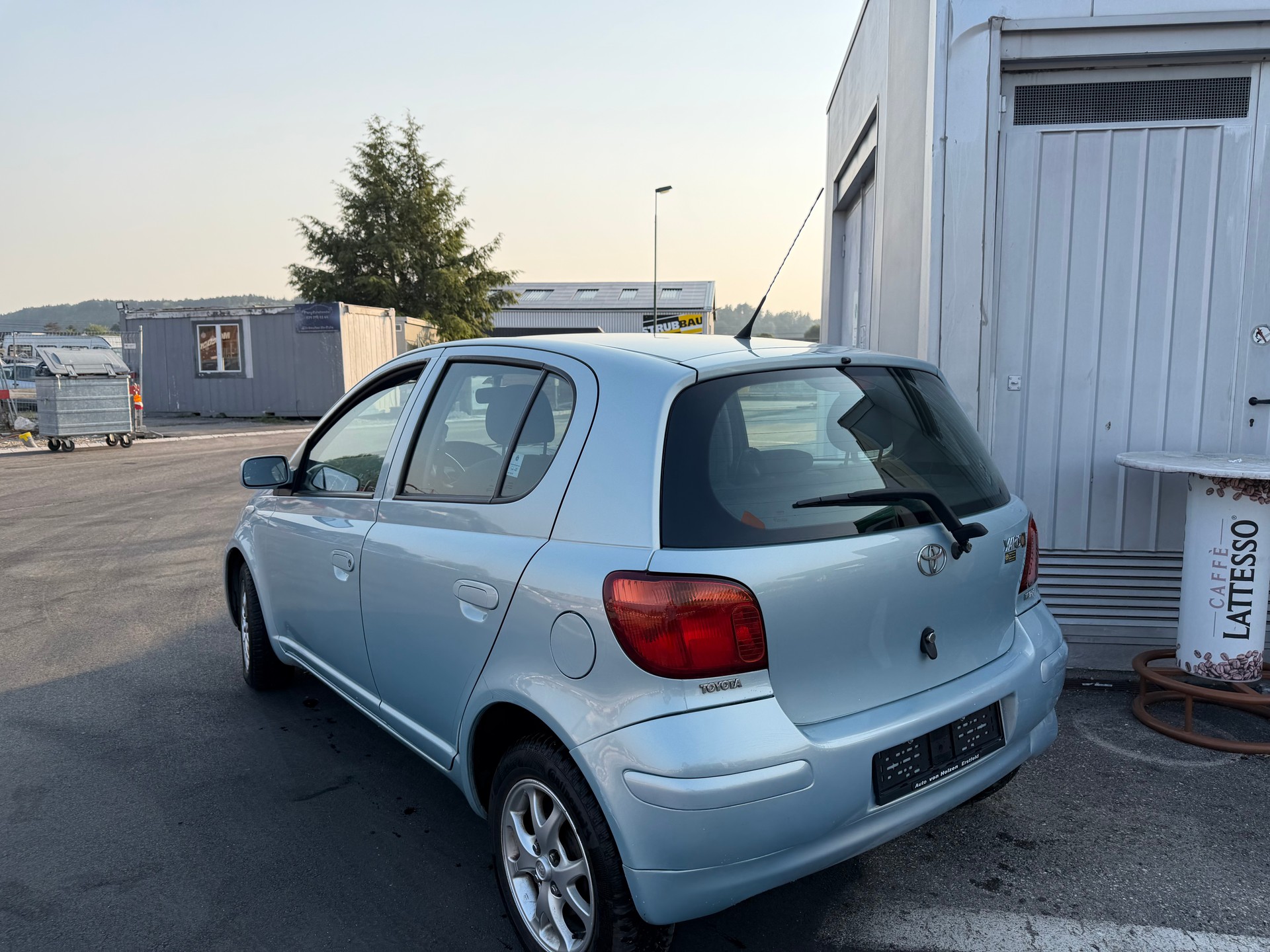 TOYOTA Yaris 1.3 Linea Sol-image-6
