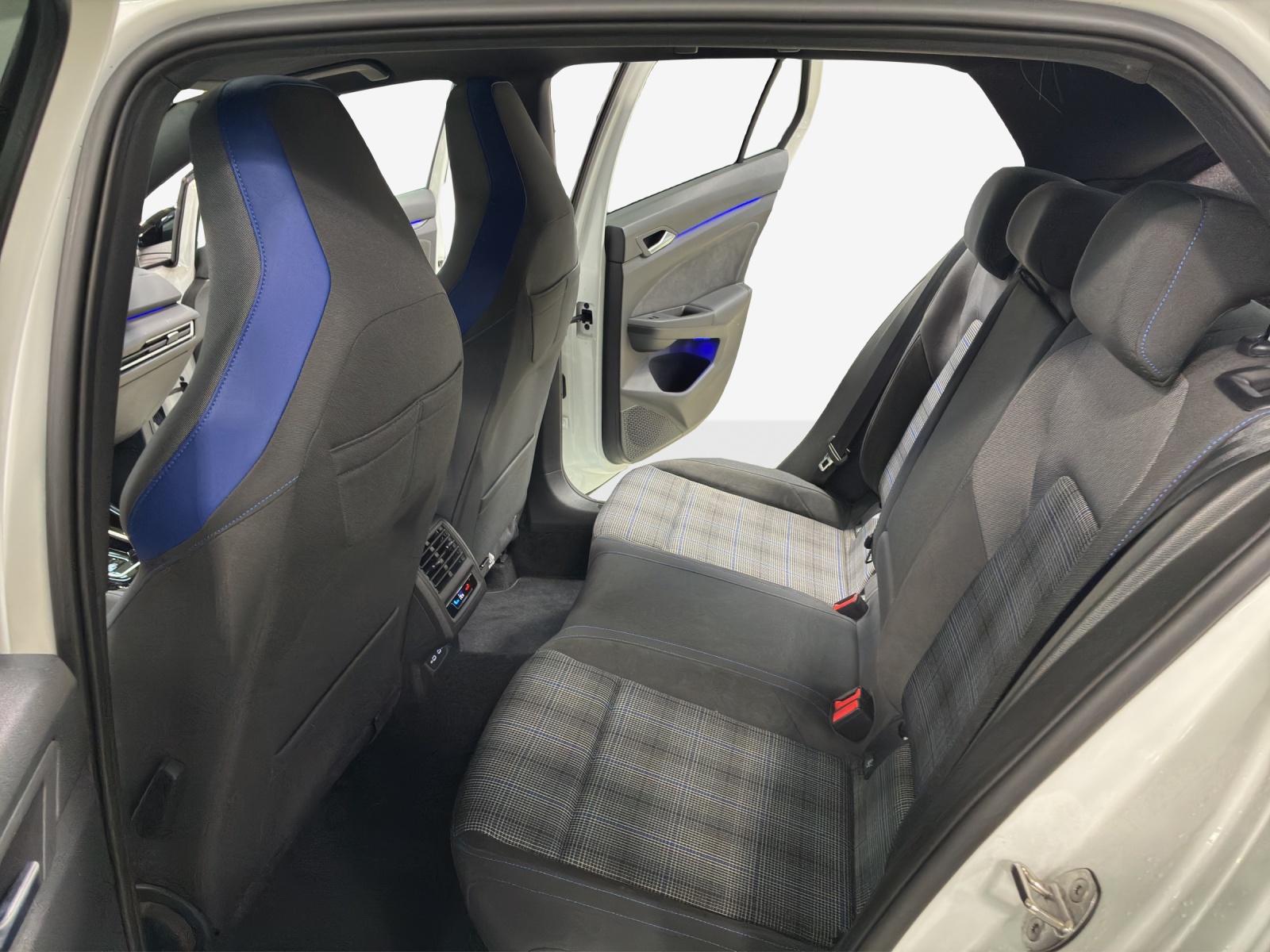 VW Golf 1.4 TSI PHEV GTE-image-11