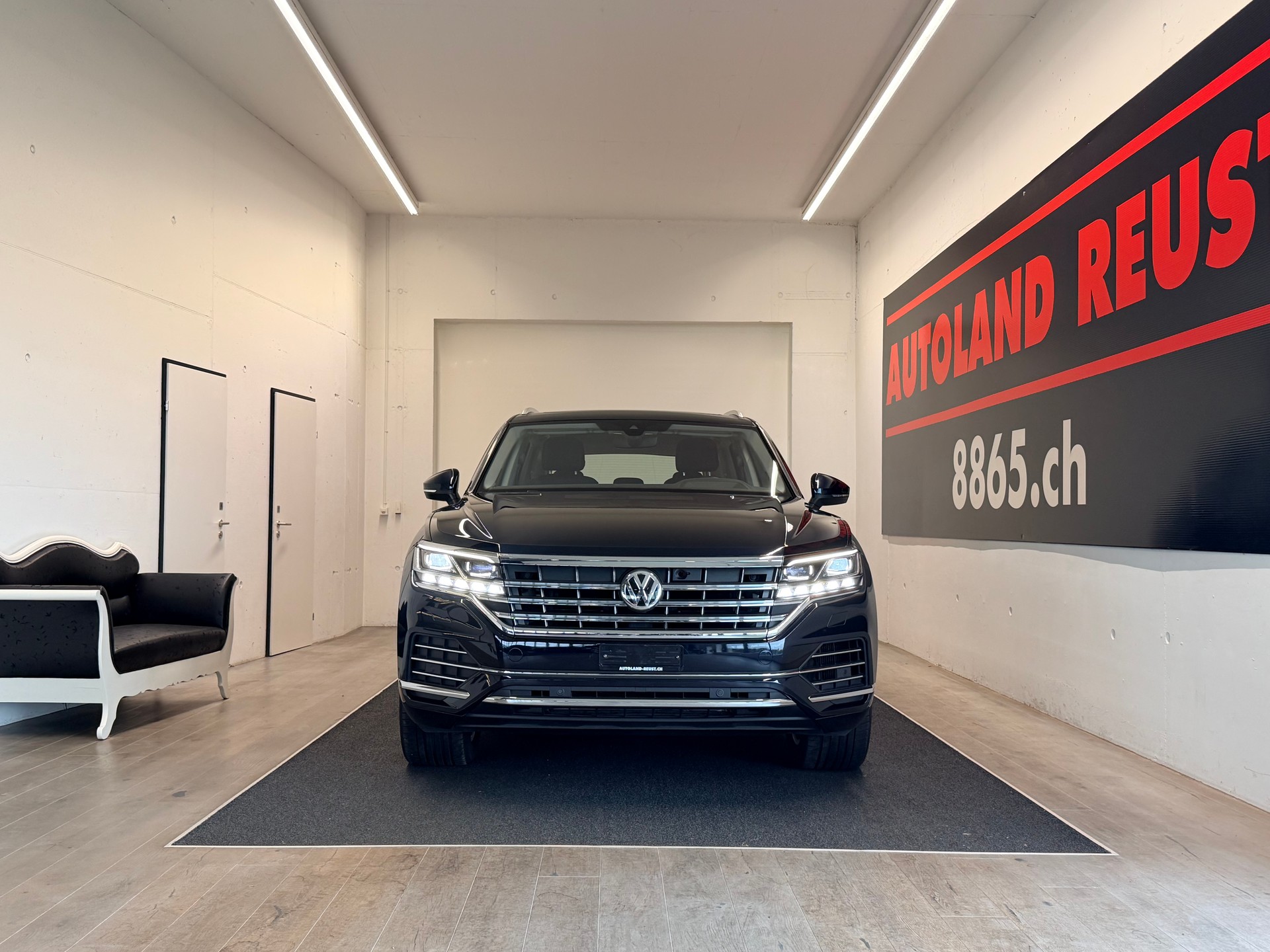 VW Touareg 3.0 TDI Elegance Tiptronic-image-1