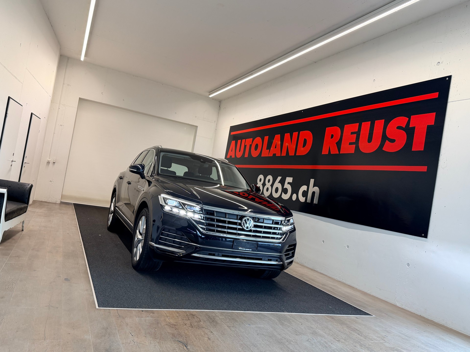 VW Touareg 3.0 TDI Elegance Tiptronic-image-0