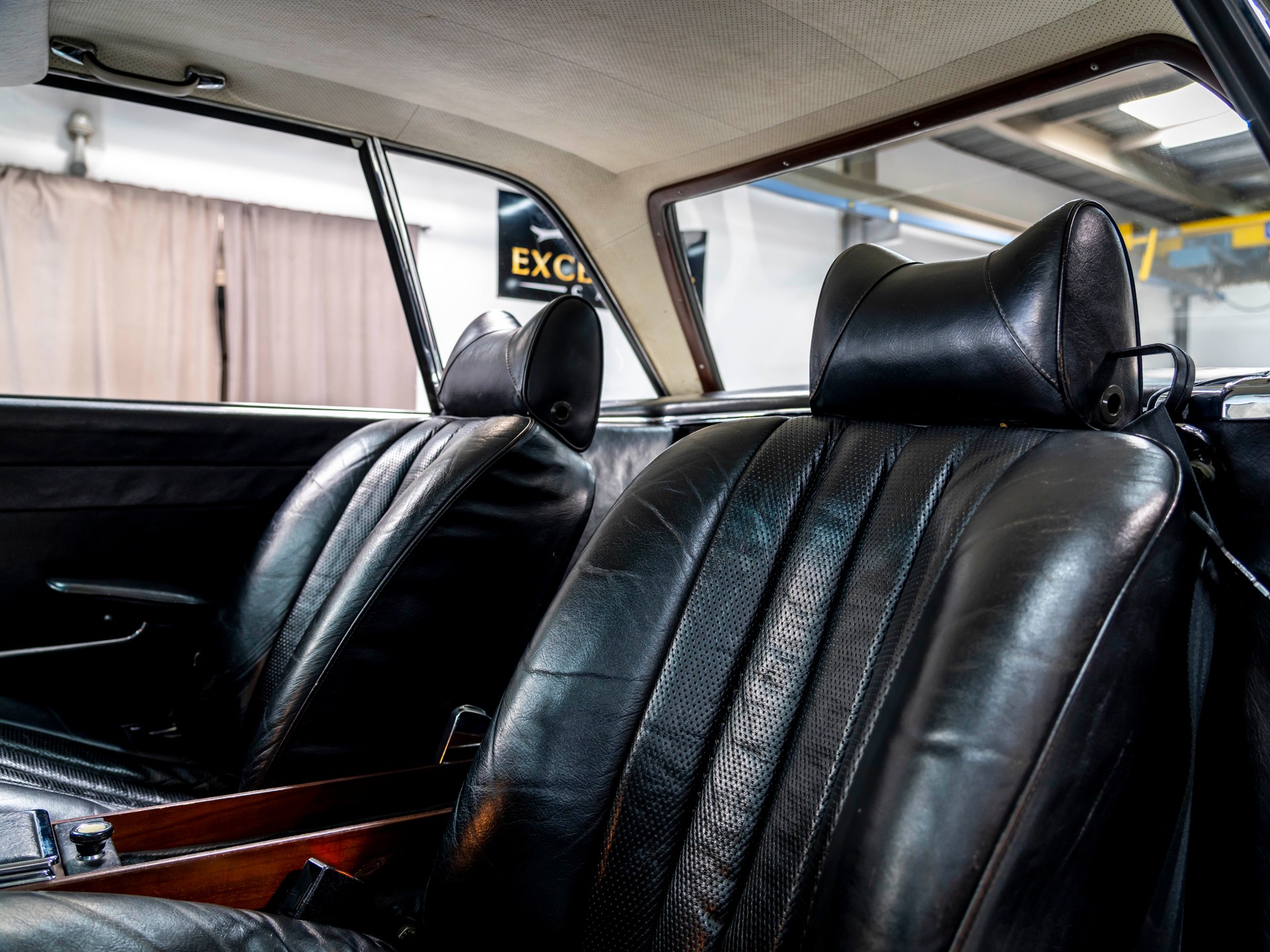 MERCEDES-BENZ SL 280 Pagode-image-9