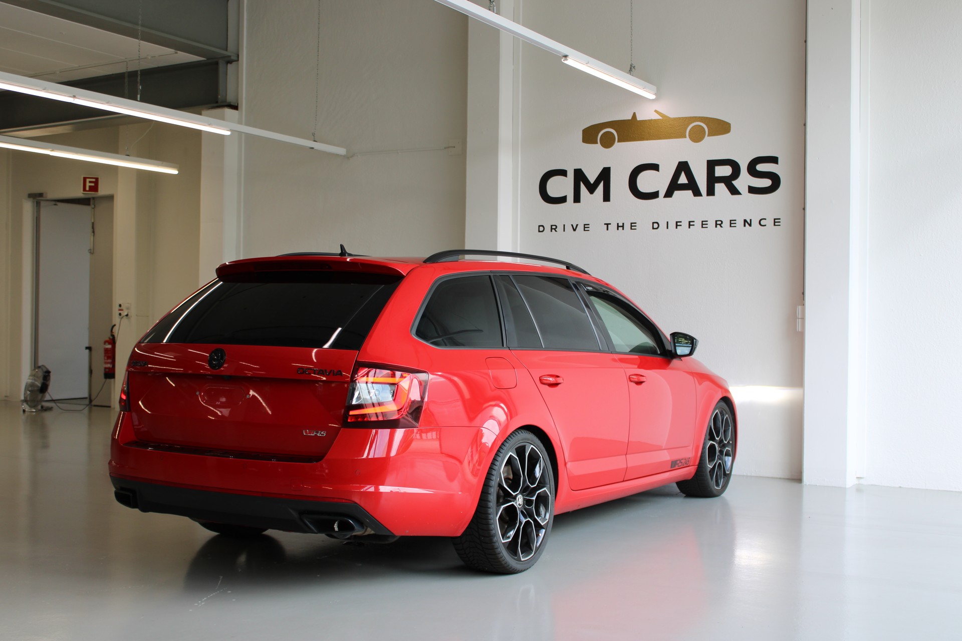 SKODA Octavia Combi 2.0 TSI RS 245 DSG-image-6
