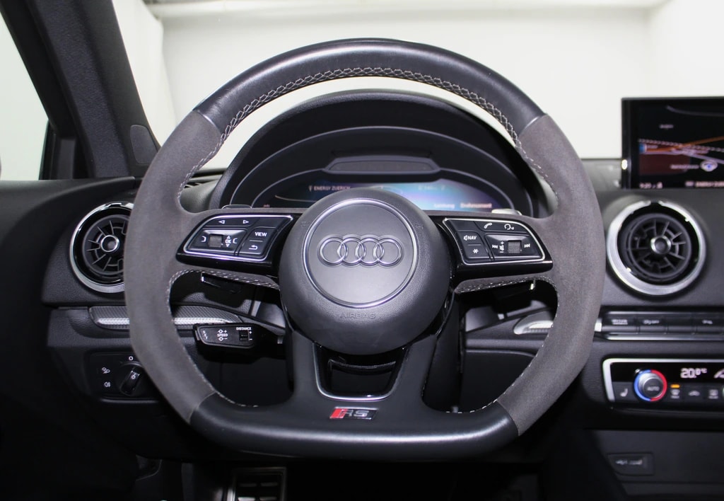 AUDI RS3 Sportback 2.5 TSI quattro S-tronic Black Edition/ Remus-Sportauspuff / Tiefergelegt H&R/ CH-Fahrzeug-image-13