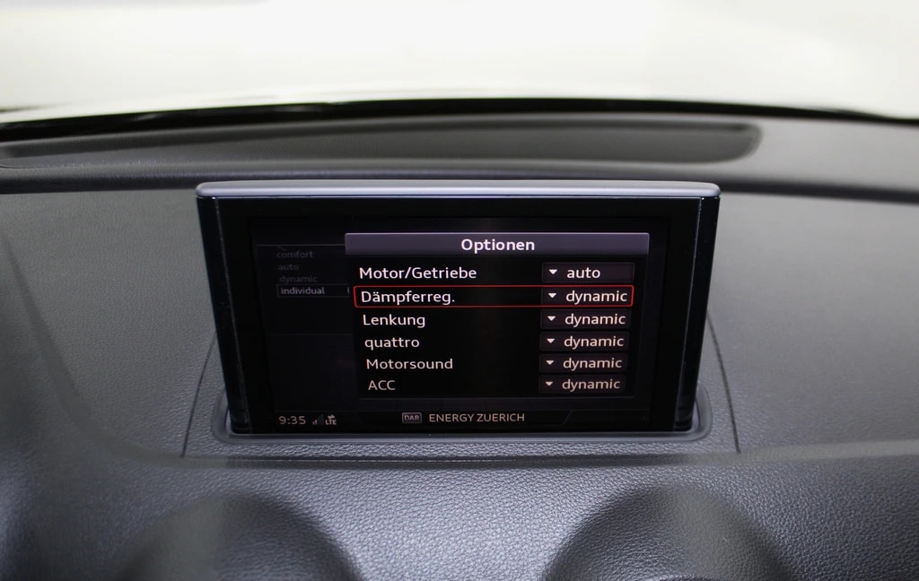 AUDI RS3 Sportback 2.5 TSI quattro S-tronic Black Edition/ Remus-Sportauspuff / Tiefergelegt H&R/ CH-Fahrzeug-image-24