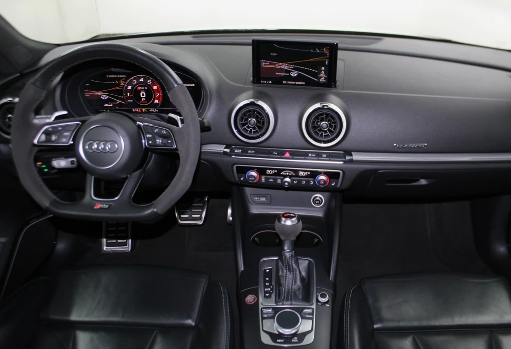 AUDI RS3 Sportback 2.5 TSI quattro S-tronic Black Edition/ Remus-Sportauspuff / Tiefergelegt H&R/ CH-Fahrzeug-image-12
