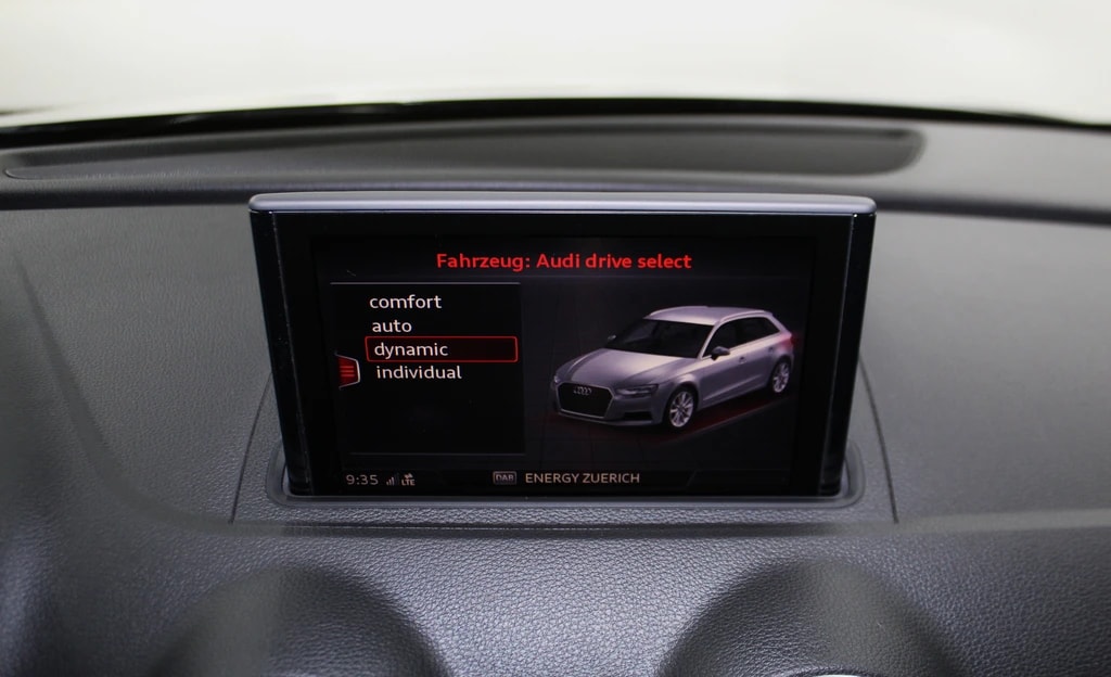 AUDI RS3 Sportback 2.5 TSI quattro S-tronic Black Edition/ Remus-Sportauspuff / Tiefergelegt H&R/ CH-Fahrzeug-image-23