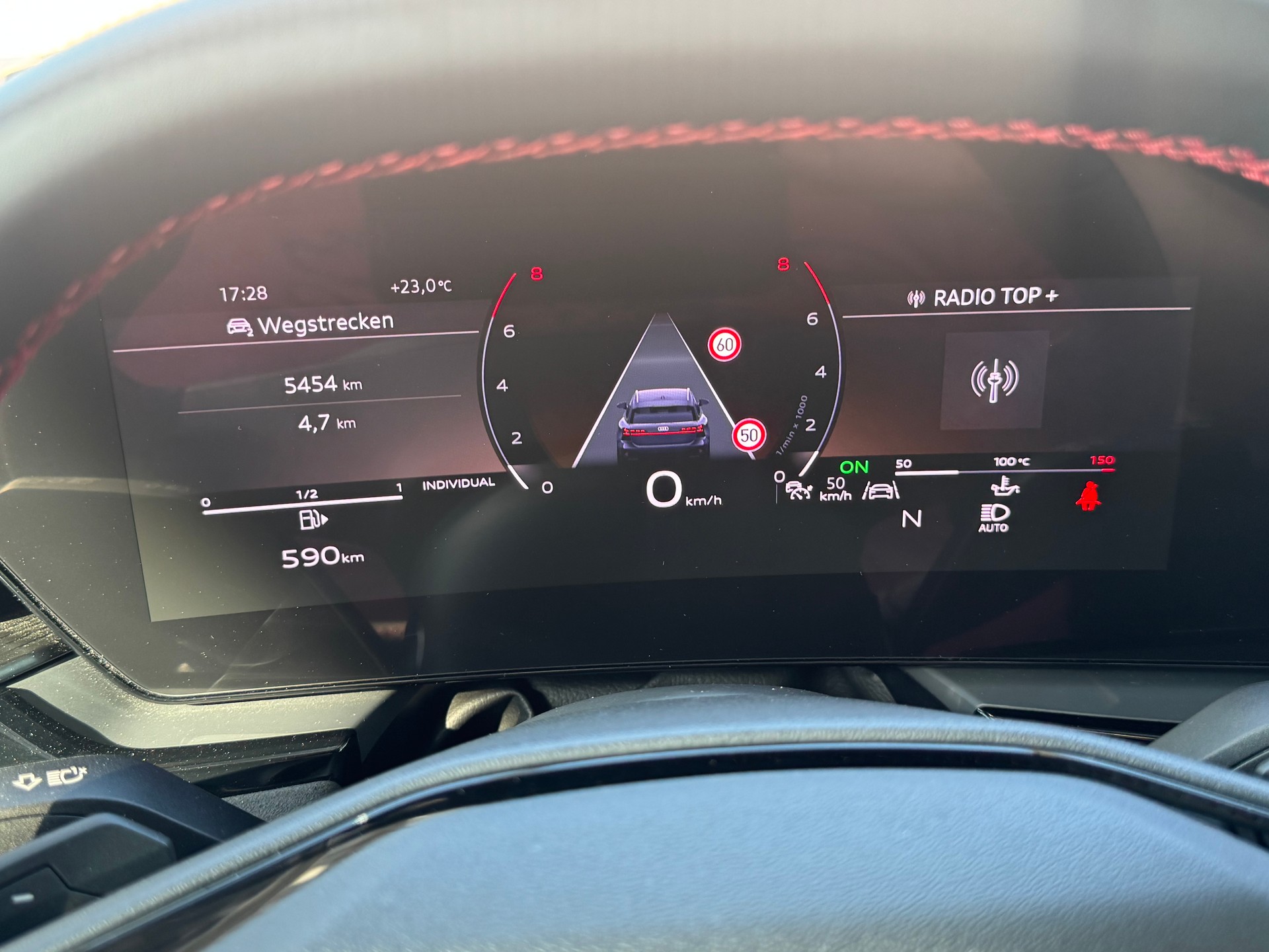 AUDI A6 Avant TFSI quattro 270 kW S tronic*Luftfederung*Panoramadach*Allradlenkung*5 Jahre Garantie*-image-14