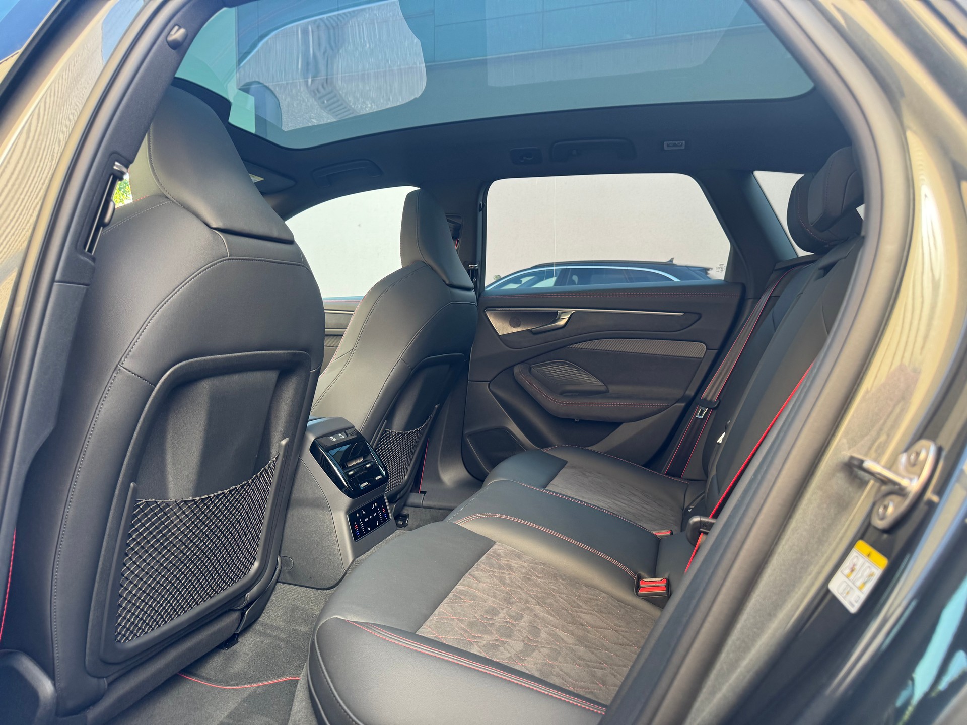 AUDI A6 Avant TFSI quattro 270 kW S tronic*Luftfederung*Panoramadach*Allradlenkung*5 Jahre Garantie*-image-9