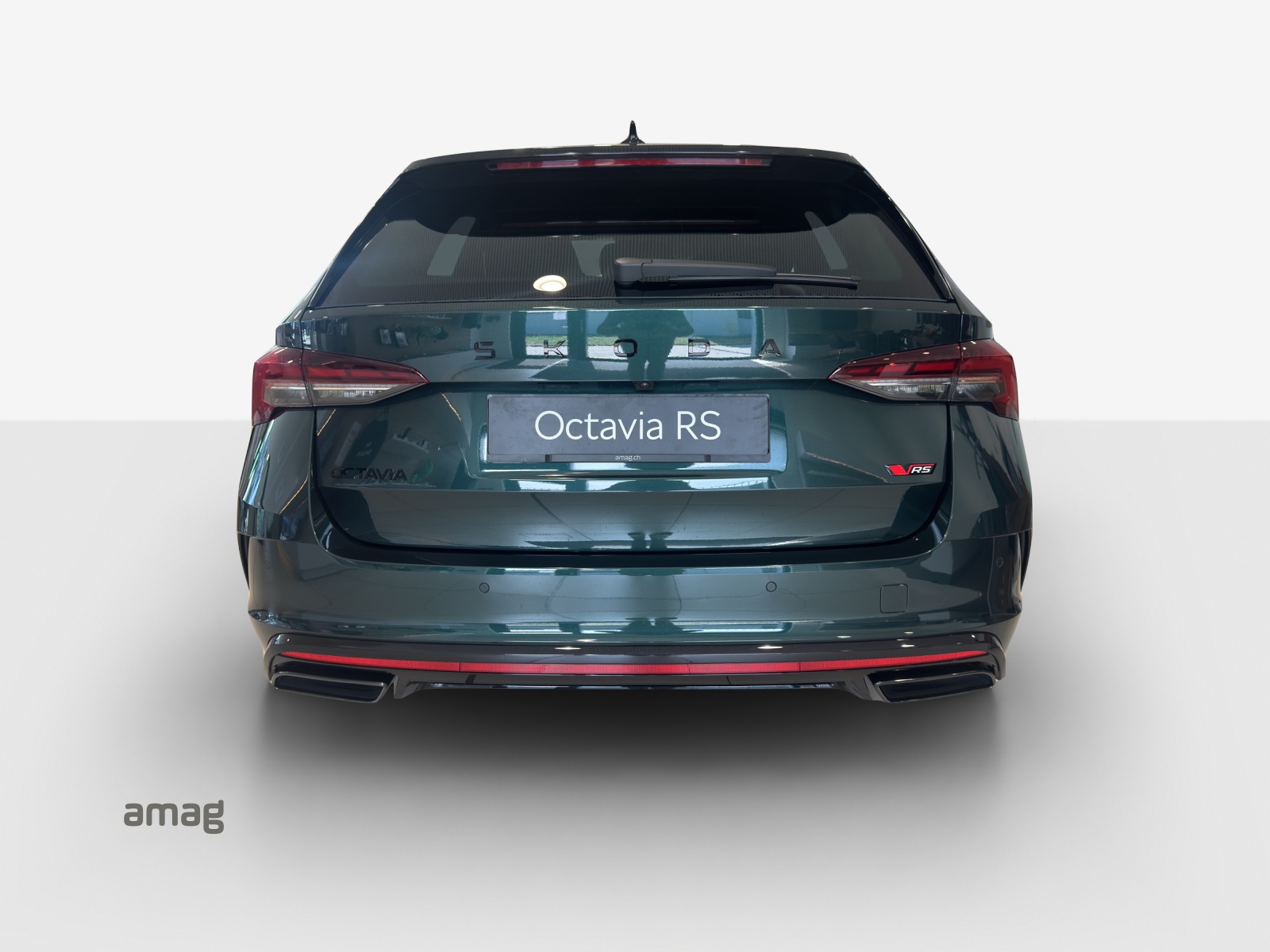SKODA Octavia Combi 2.0 TSI DSG RS 30 Years Edition-image-3