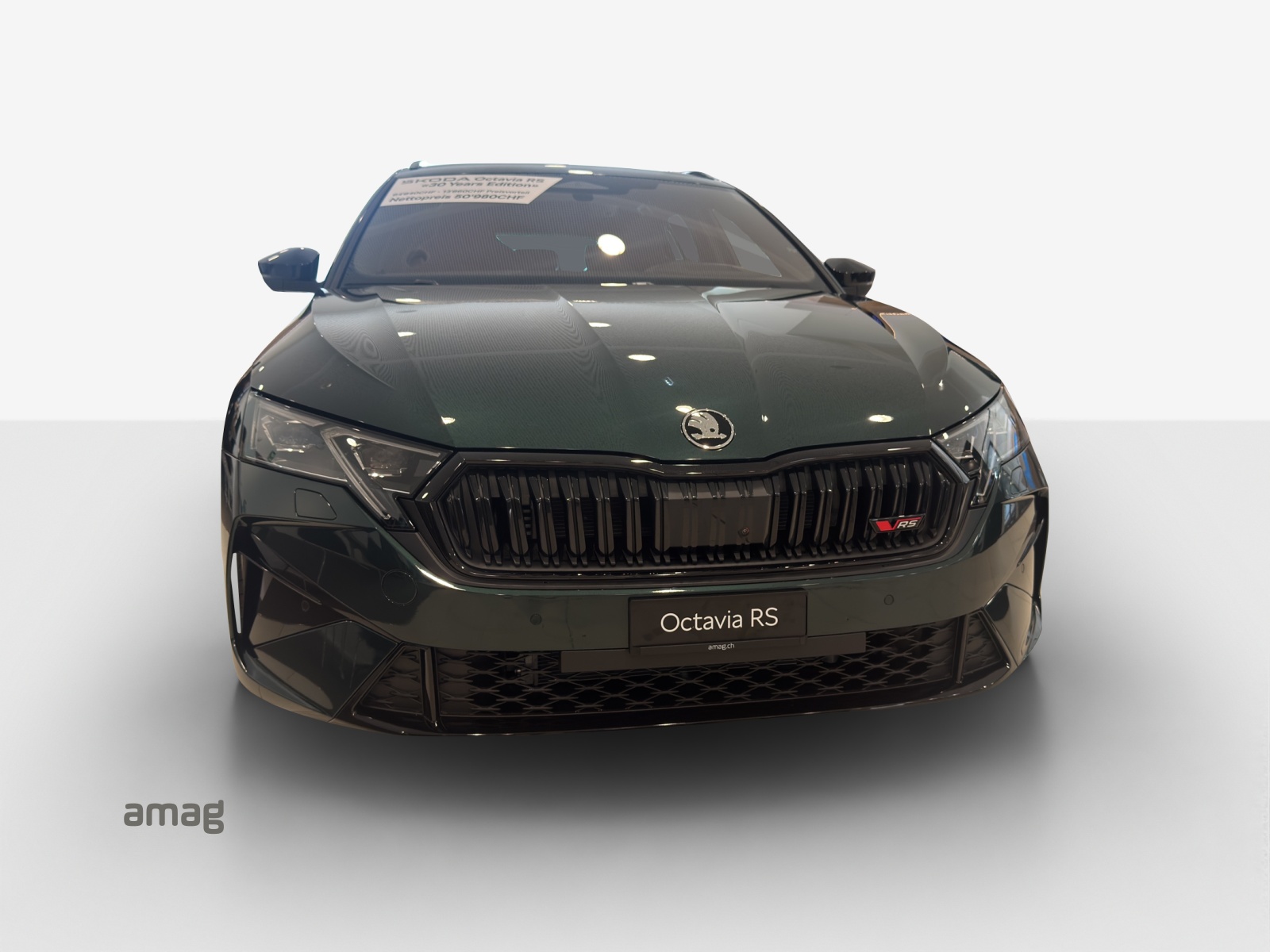 SKODA Octavia Combi 2.0 TSI DSG RS 30 Years Edition-image-5