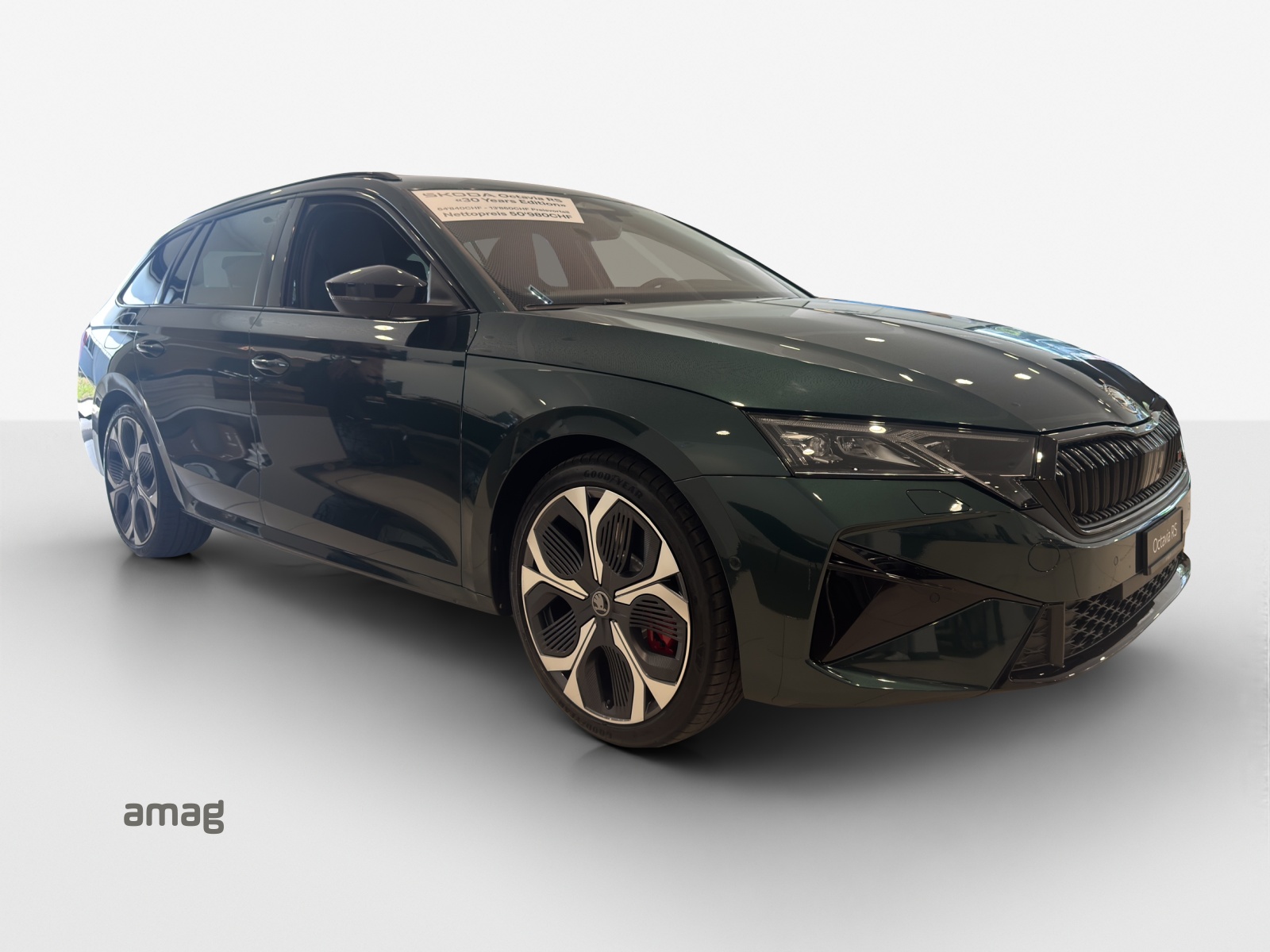 SKODA Octavia Combi 2.0 TSI DSG RS 30 Years Edition-image-4