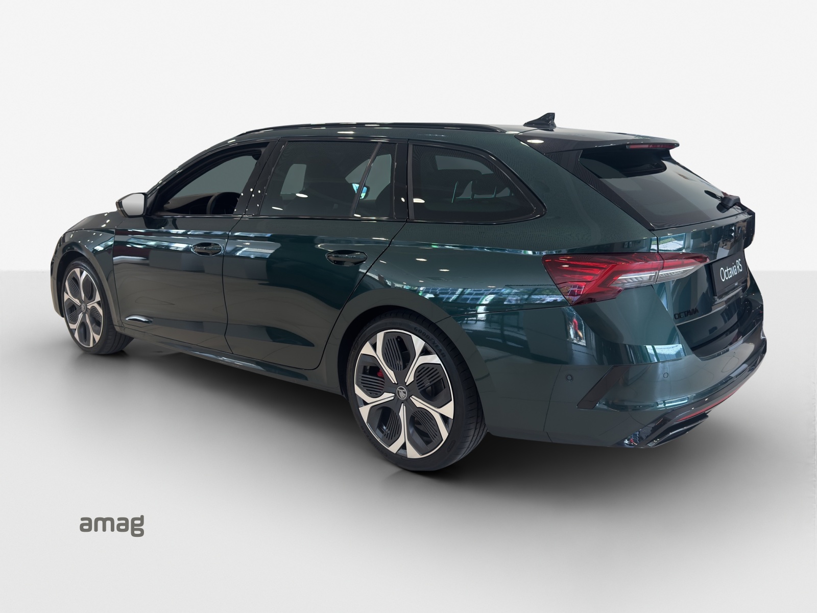 SKODA Octavia Combi 2.0 TSI DSG RS 30 Years Edition-image-2