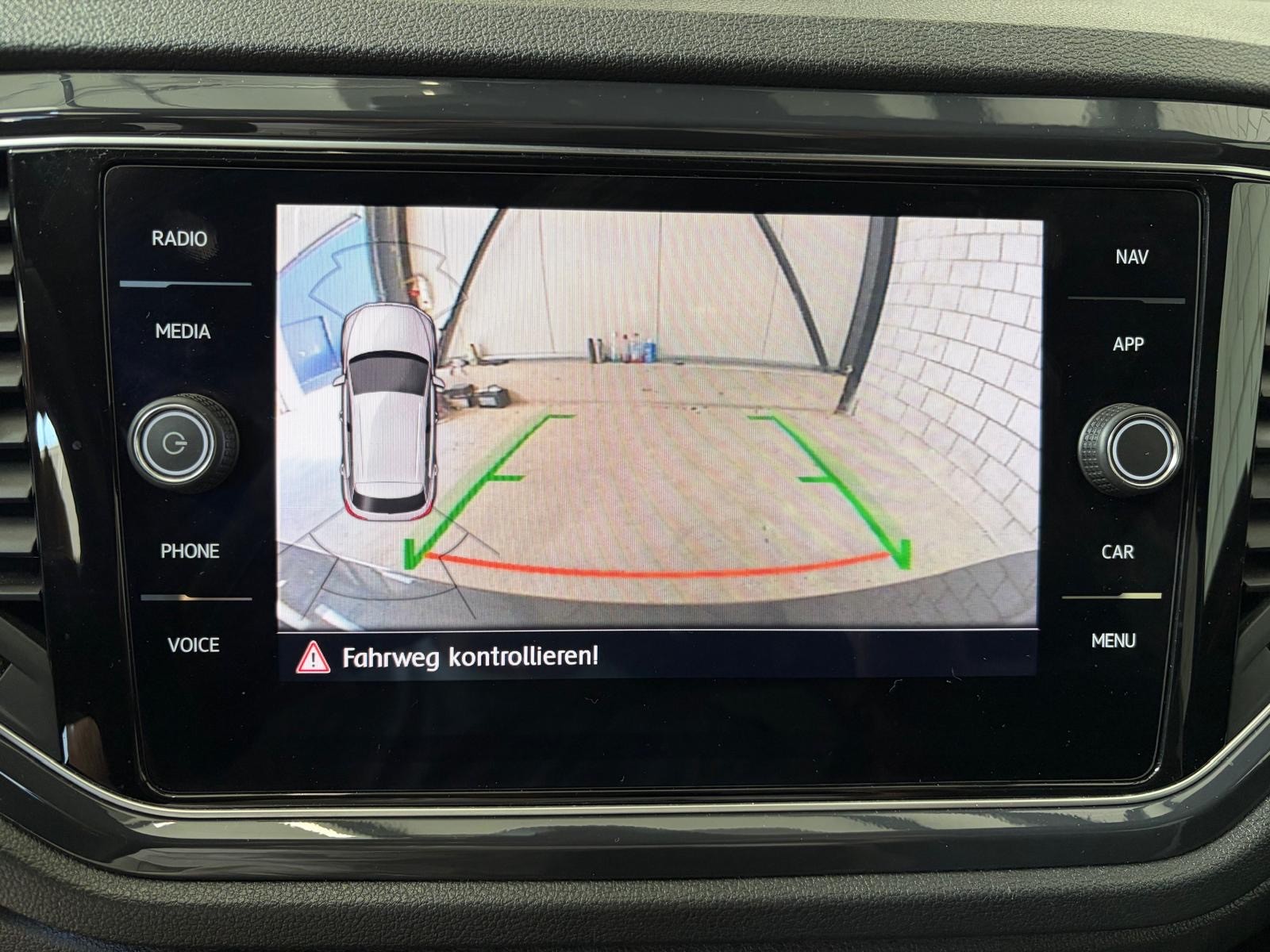 VW T-Roc 2.0 TSI Sport DSG 4Motion-image-13