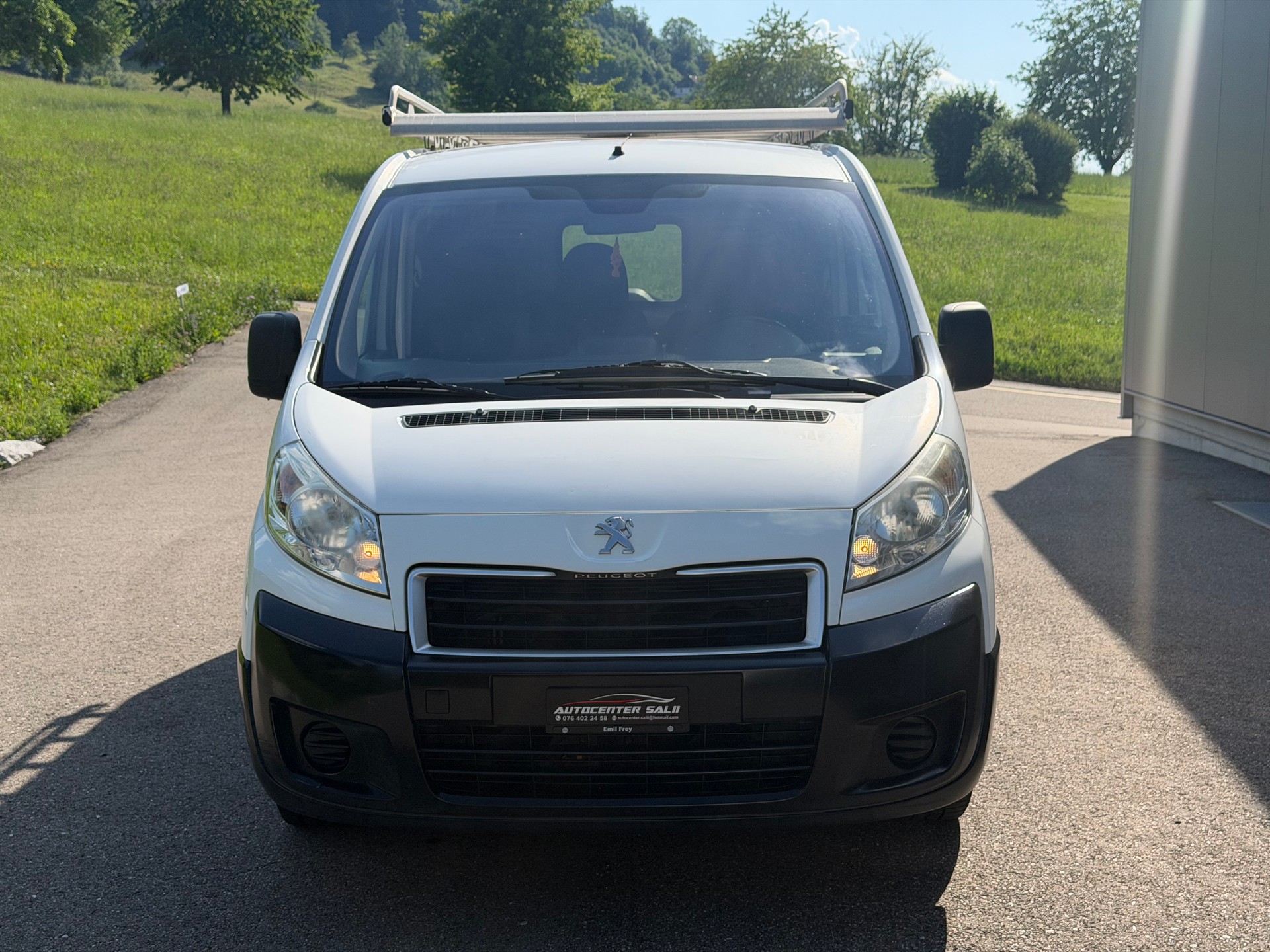 PEUGEOT Expert 2.0 HDi 229 L2H1-image-1